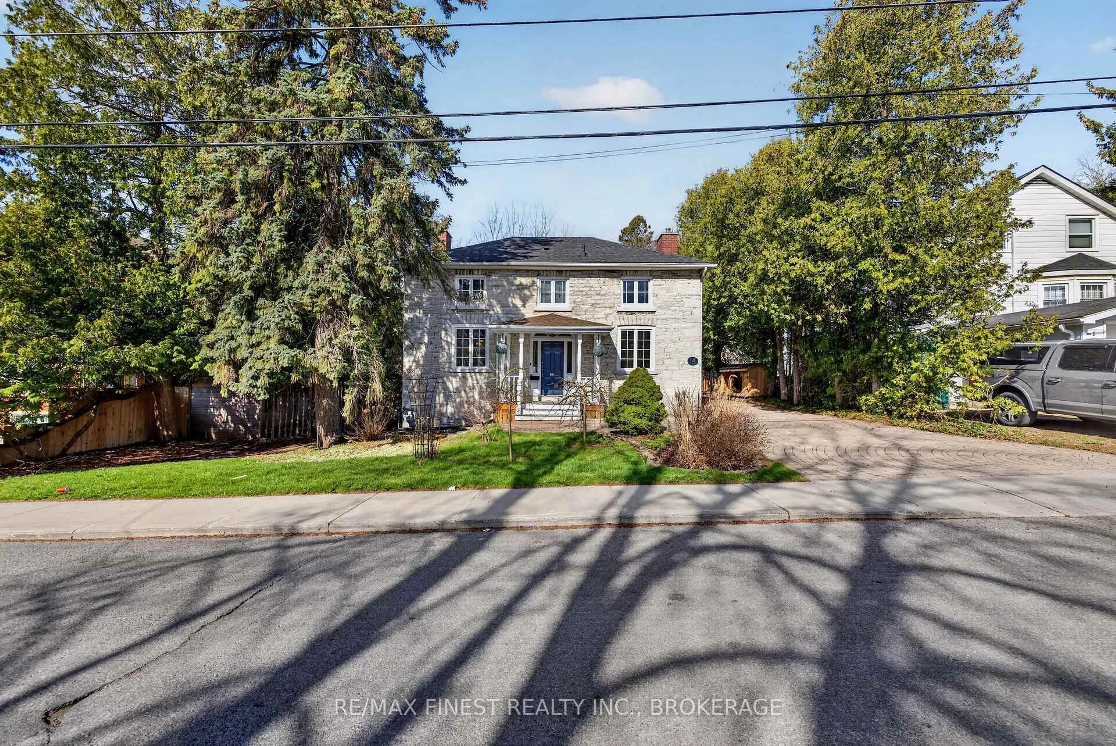 A pic from outside/outdoor area/front of a property/back of a property/a pic from drone, street for 68 Collingwood St, Kingston Ontario K7L 3X4