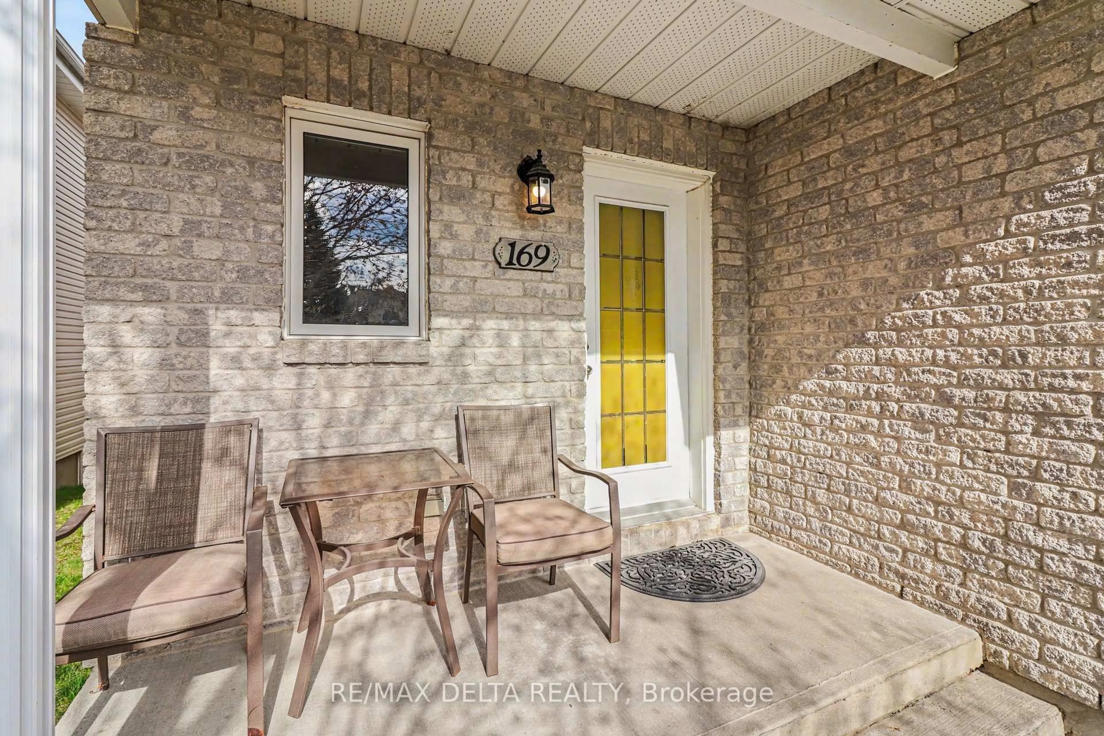 Patio, street for 169 Louise St, Clarence-Rockland Ontario K4K 1R8