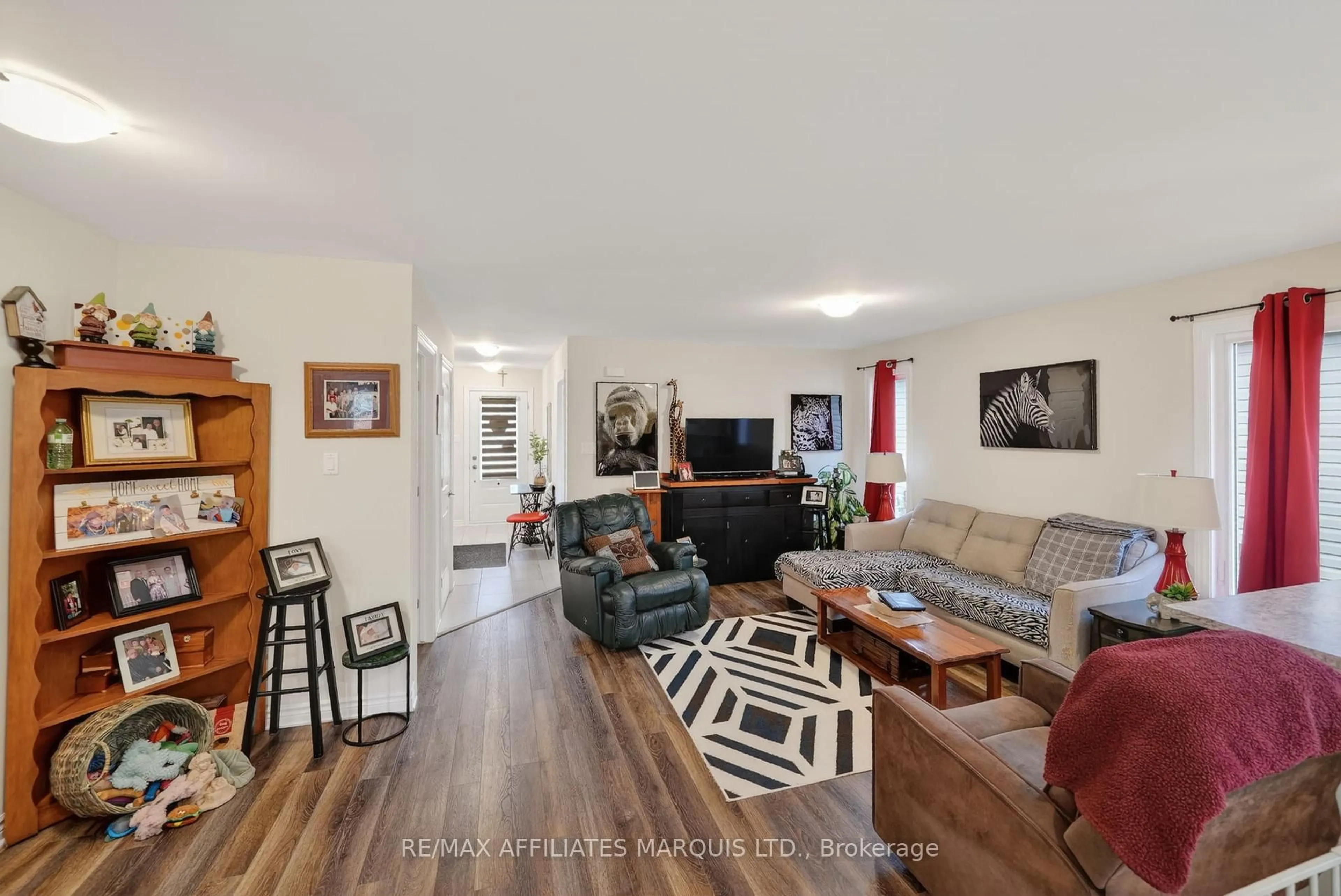 Living room with furniture, unknown for 328 Belfort Cres, Cornwall Ontario K6H 0H4