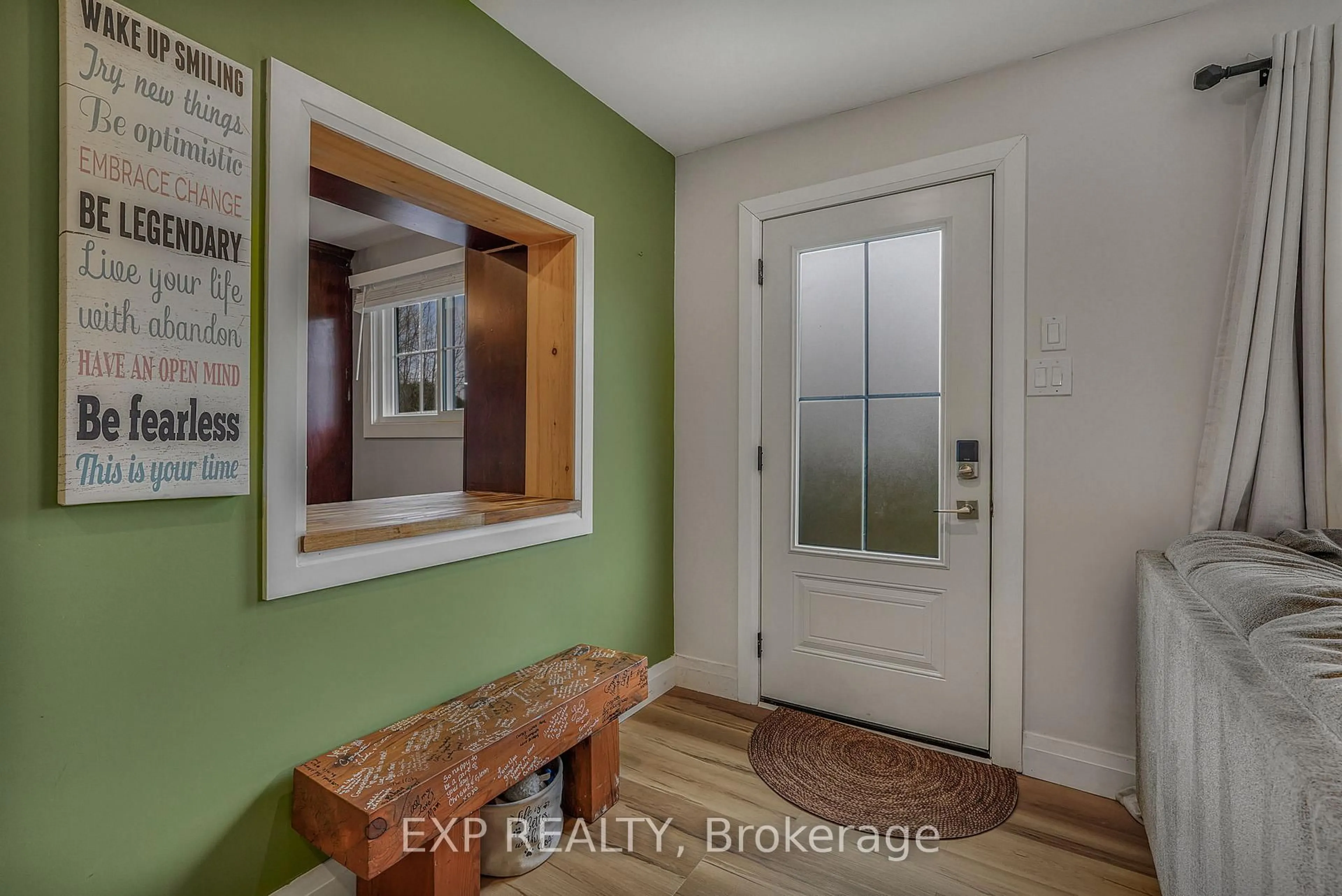 Indoor entryway for 3545 Principale St, Alfred and Plantagenet Ontario K0A 3K0