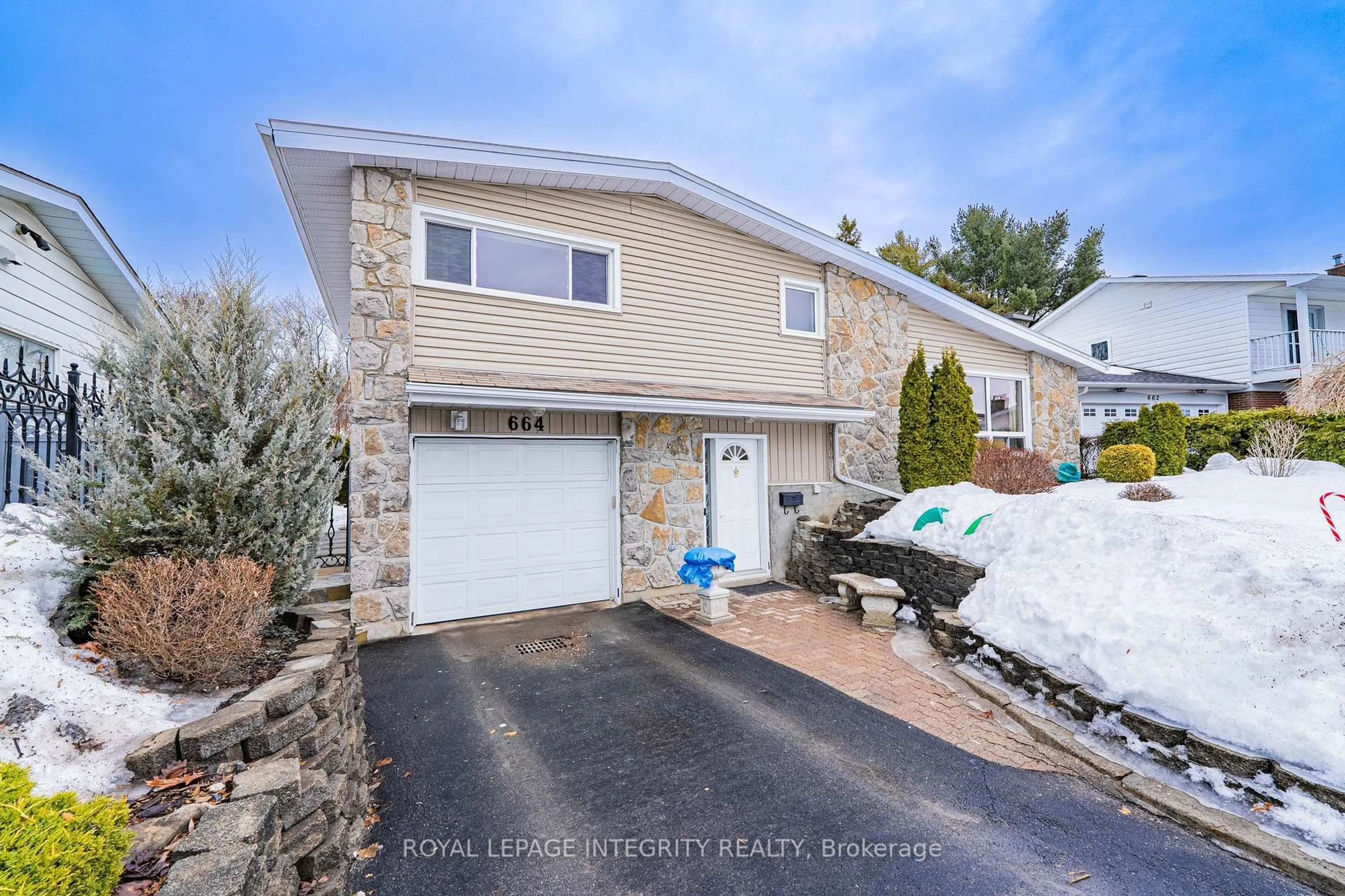 Home with vinyl exterior material, street for 664 Glenhurst Cres, Ottawa Ontario K1J 7B7