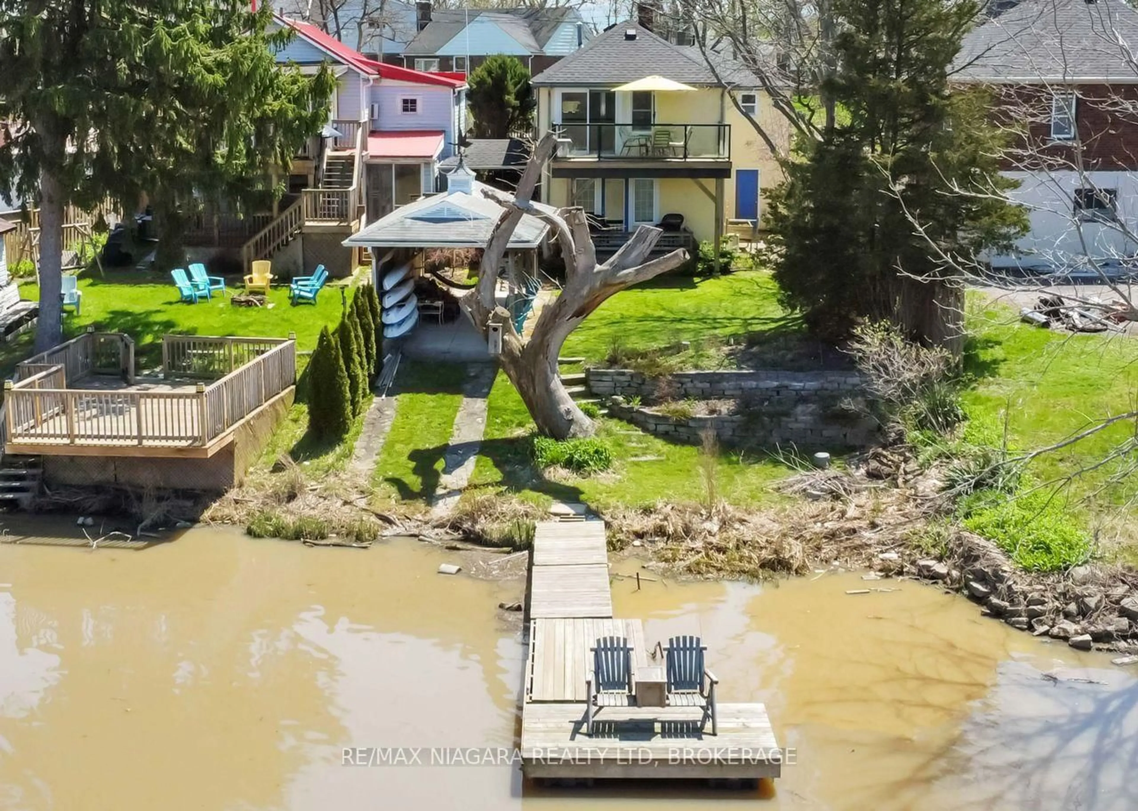 Blurry image for 70 RIVERSIDE Dr, Welland Ontario L3C 5E2