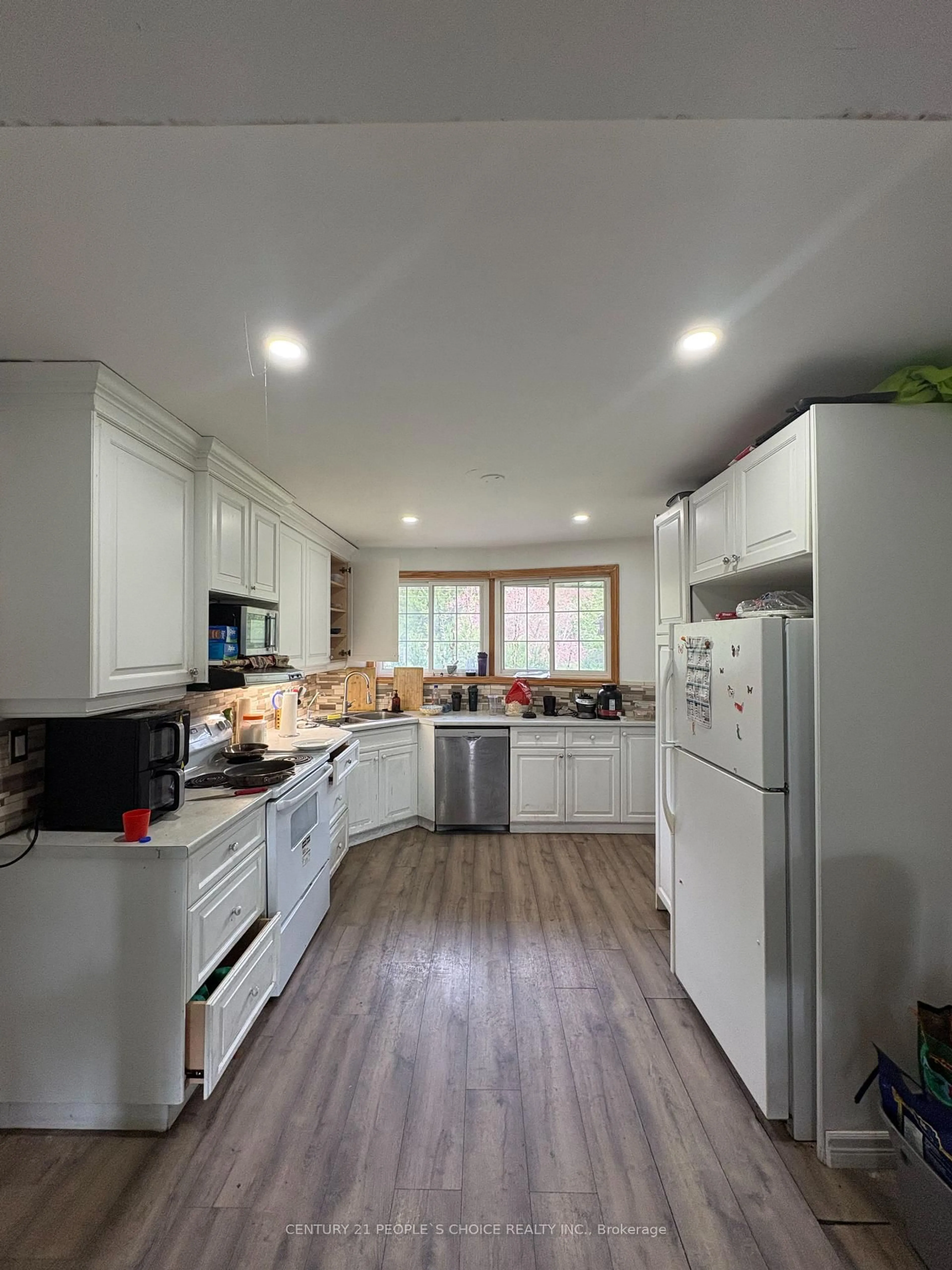 Open concept kitchen, unknown for 1423 Webster St, London East Ontario N5V 3R1
