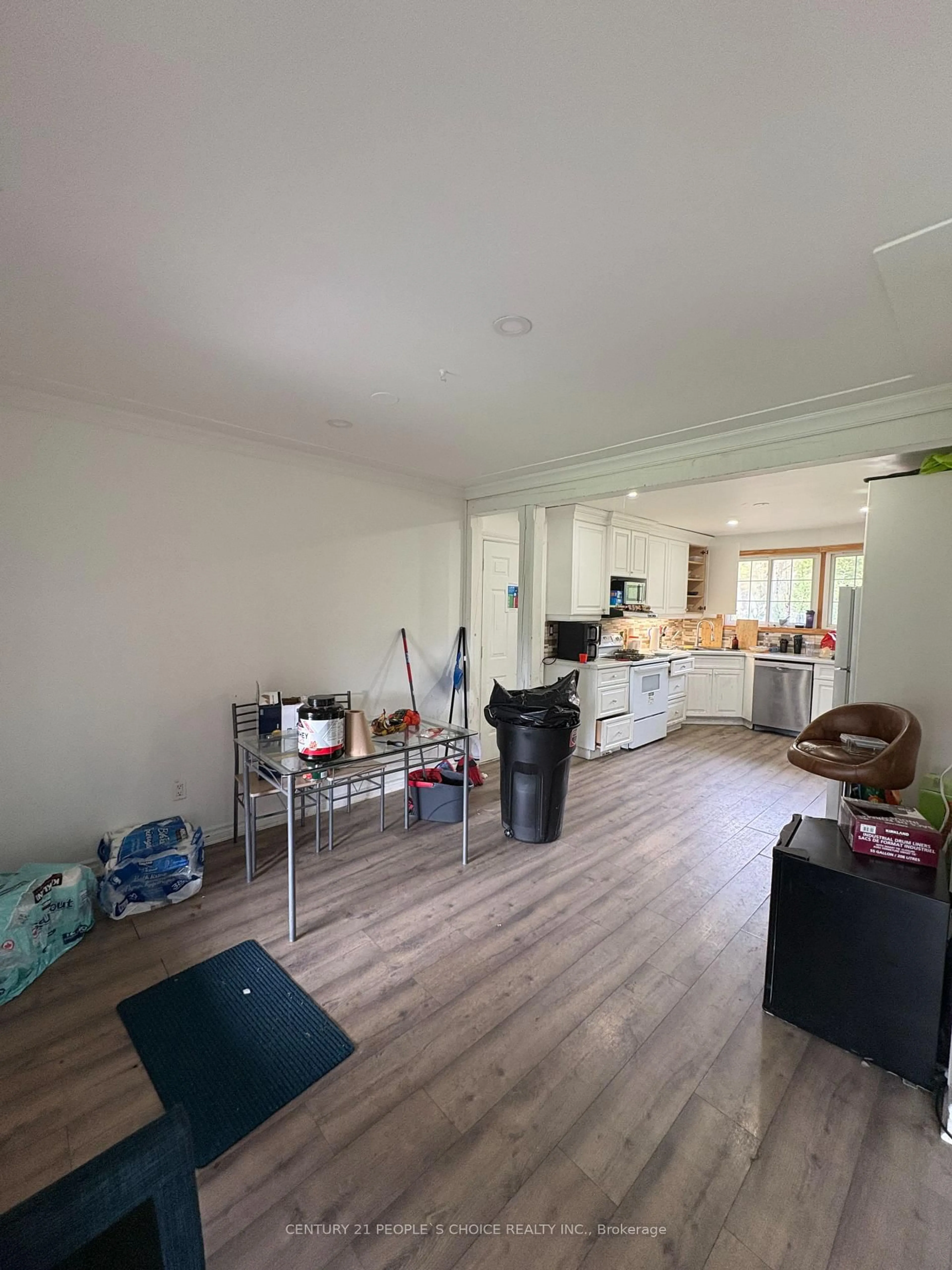 A pic of a room for 1423 Webster St, London East Ontario N5V 3R1