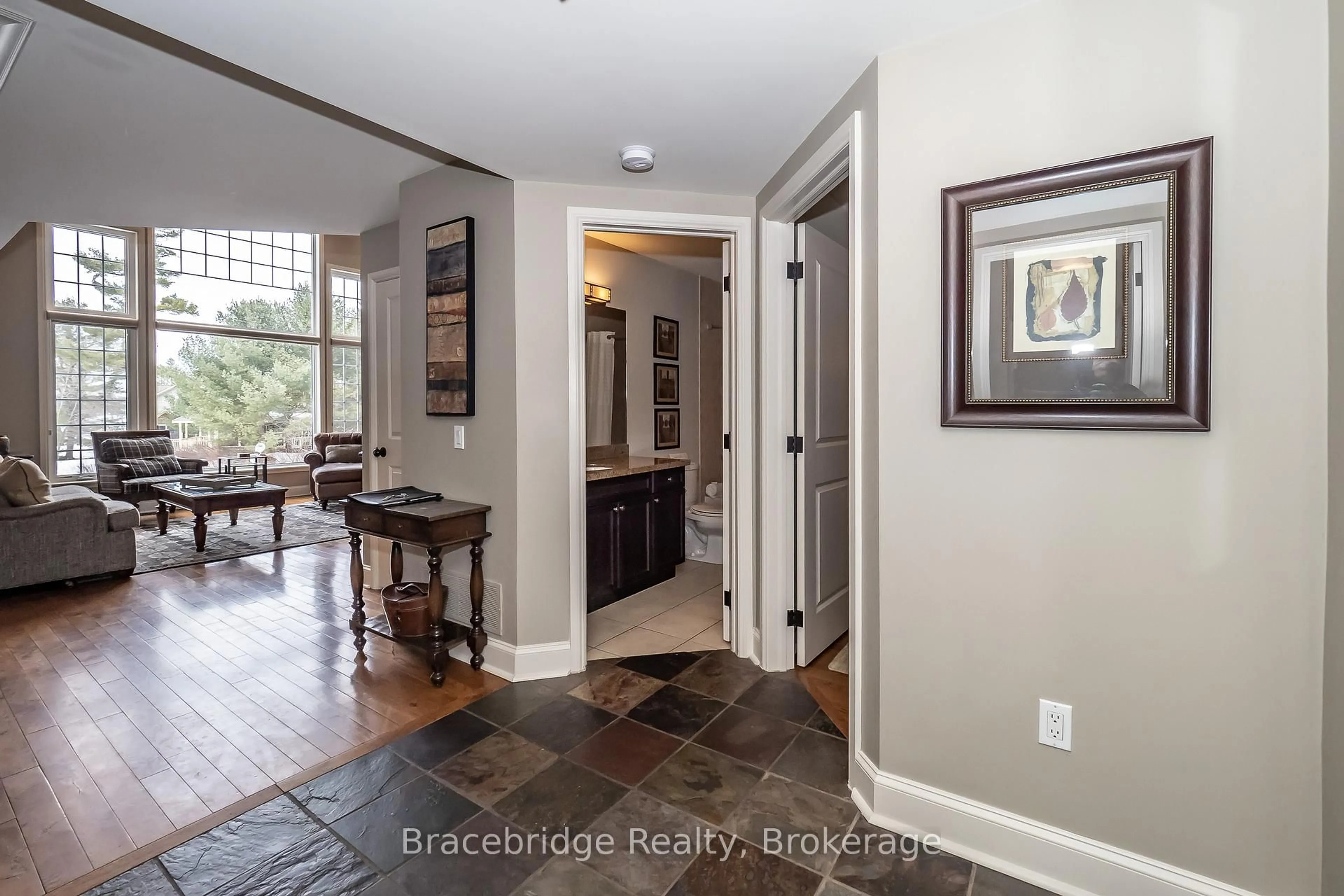 Indoor entryway for 3876 Muskoka Rd 118 Highway #Carling 10 W3, Muskoka Lakes Ontario P0B 1J0