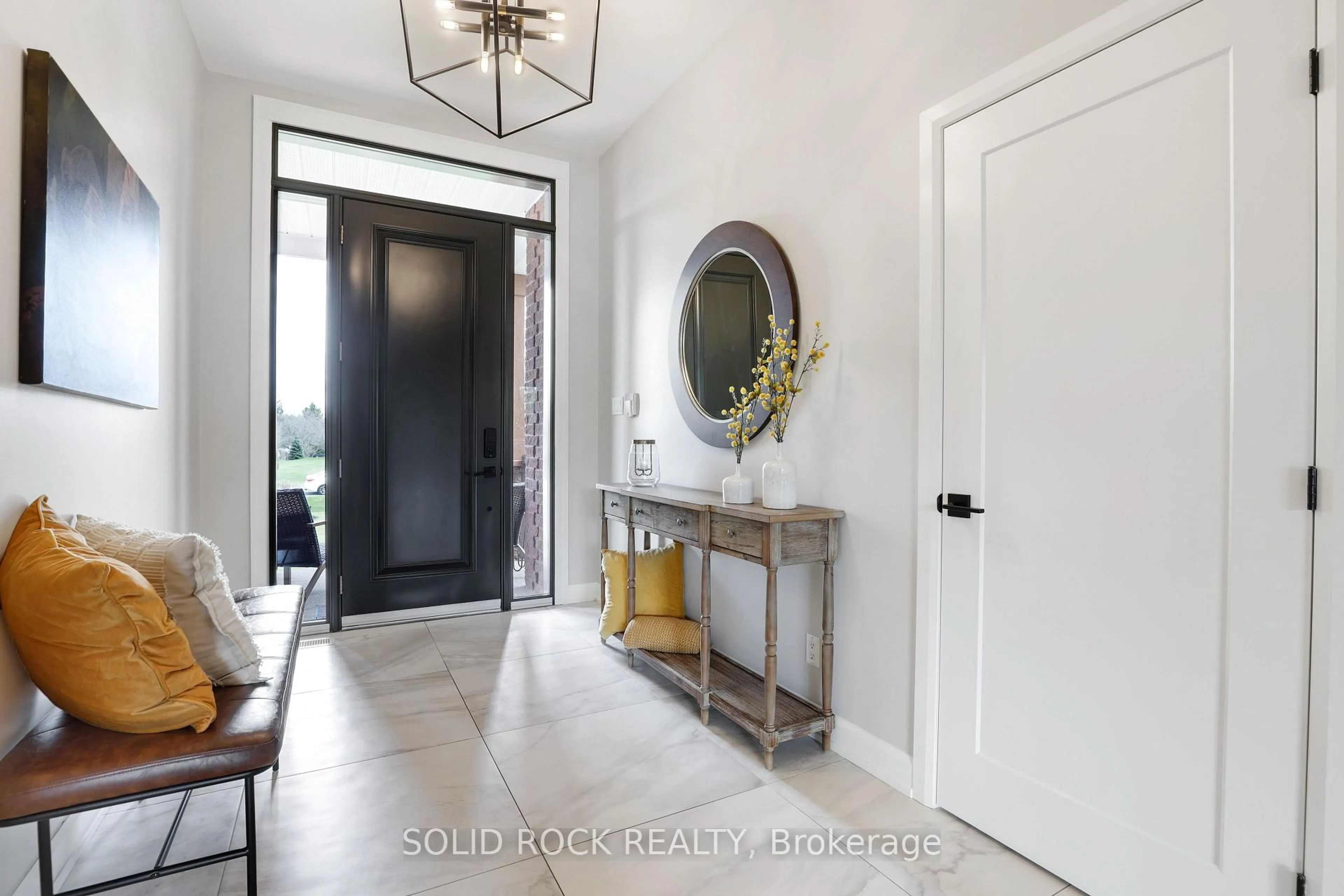 Indoor entryway for 6541 Blossom Trail Dr, Ottawa Ontario K4P 1R6