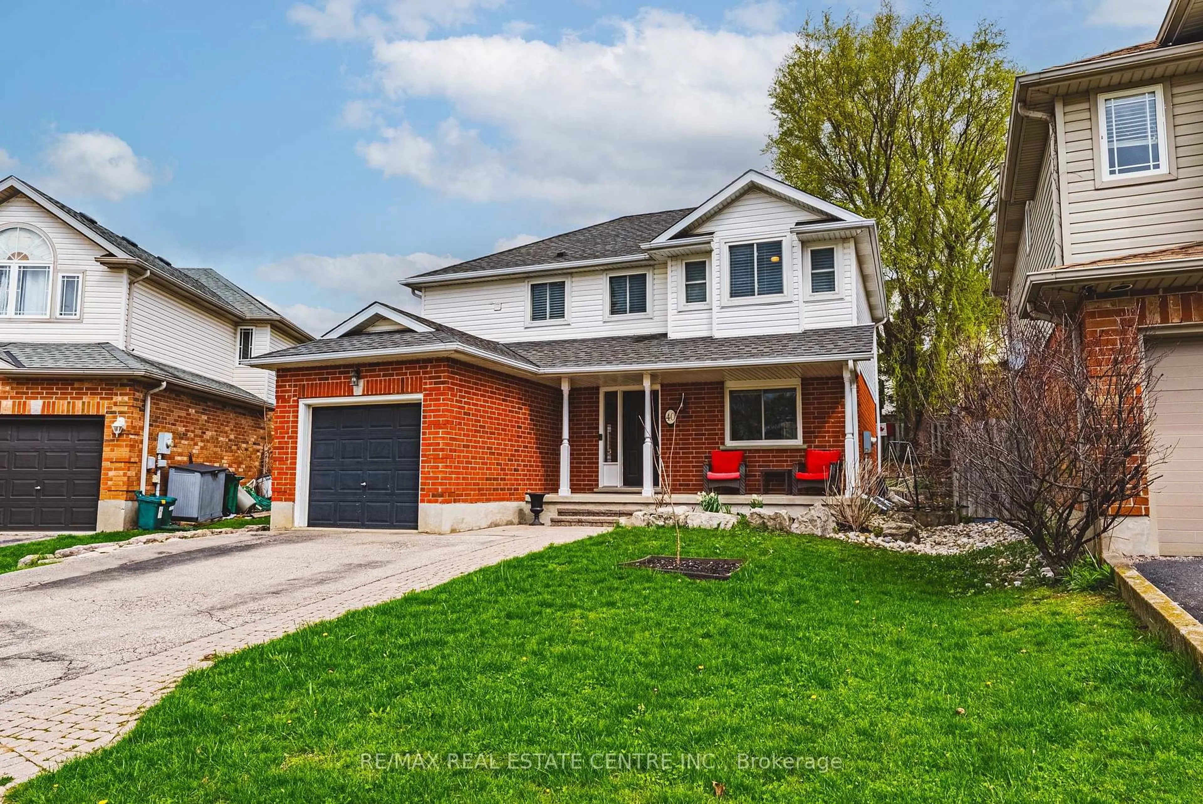 Home with brick exterior material, street for 40 Merlene Crt, Cambridge Ontario N3C 4G1