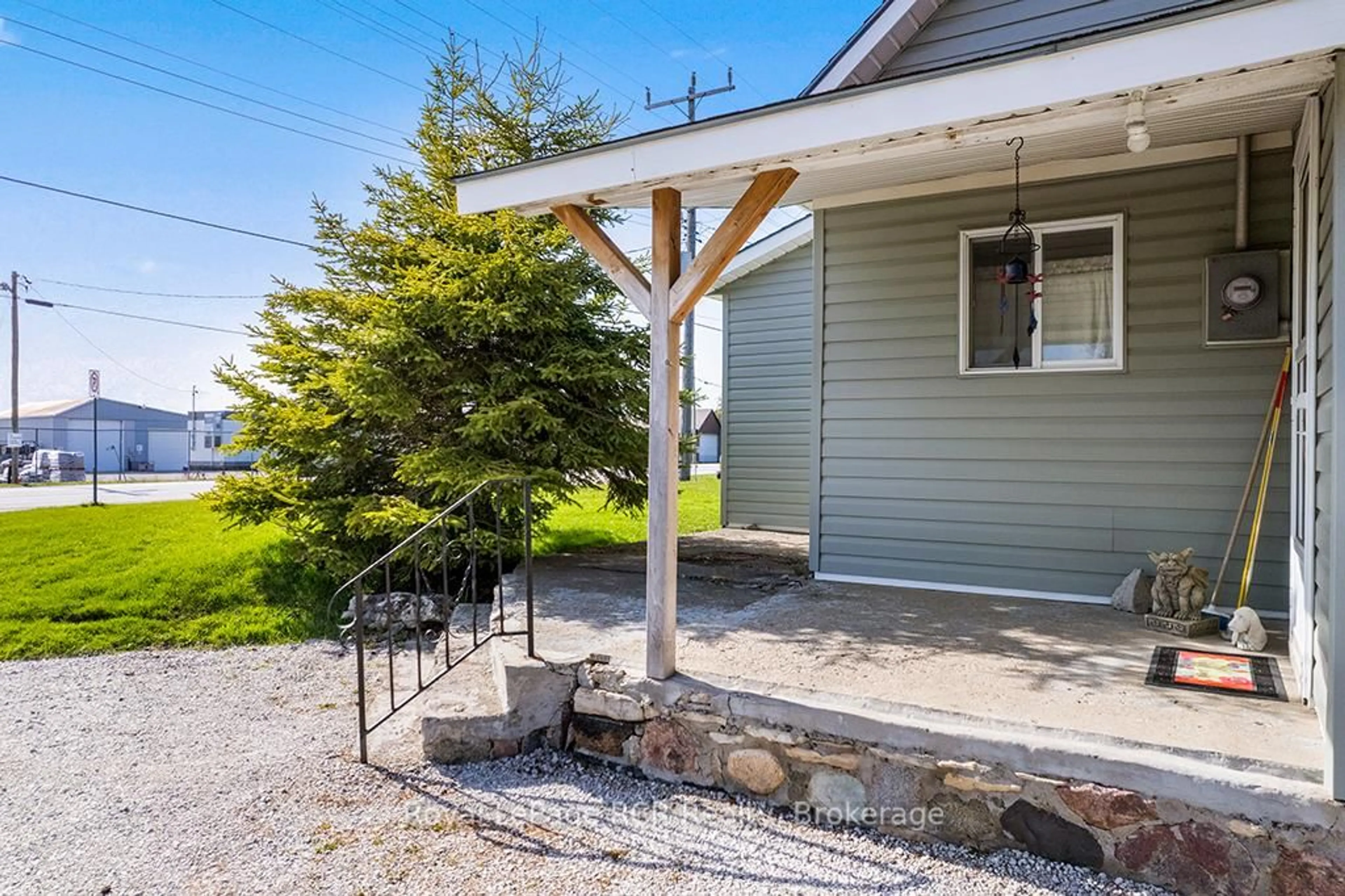 Patio, street for 2882 6 Highway, Northern Bruce Peninsula Ontario N0H 1W0