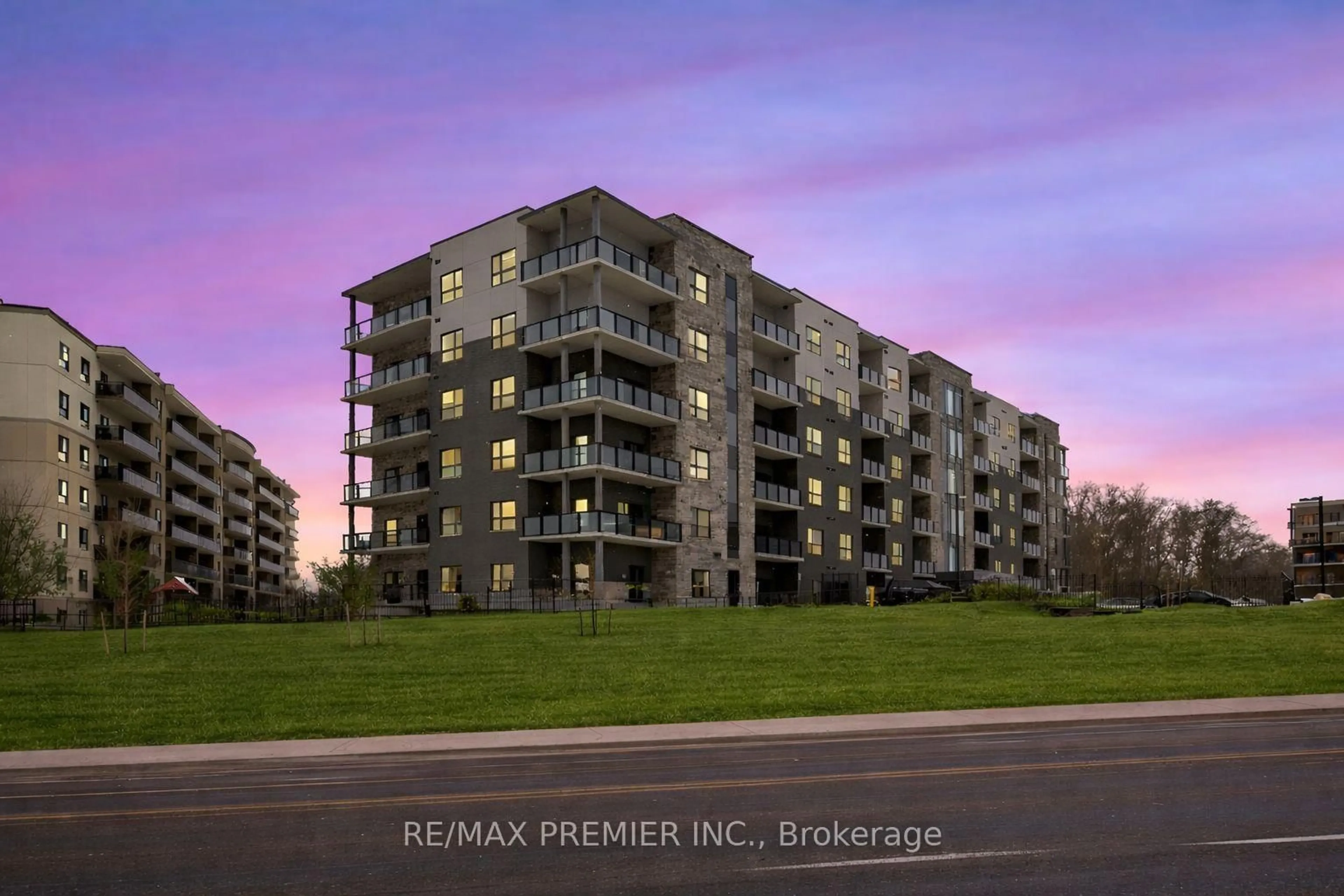 Blurry image for 1000 Lackner Pl #215, Kitchener Ontario N2A 0L9