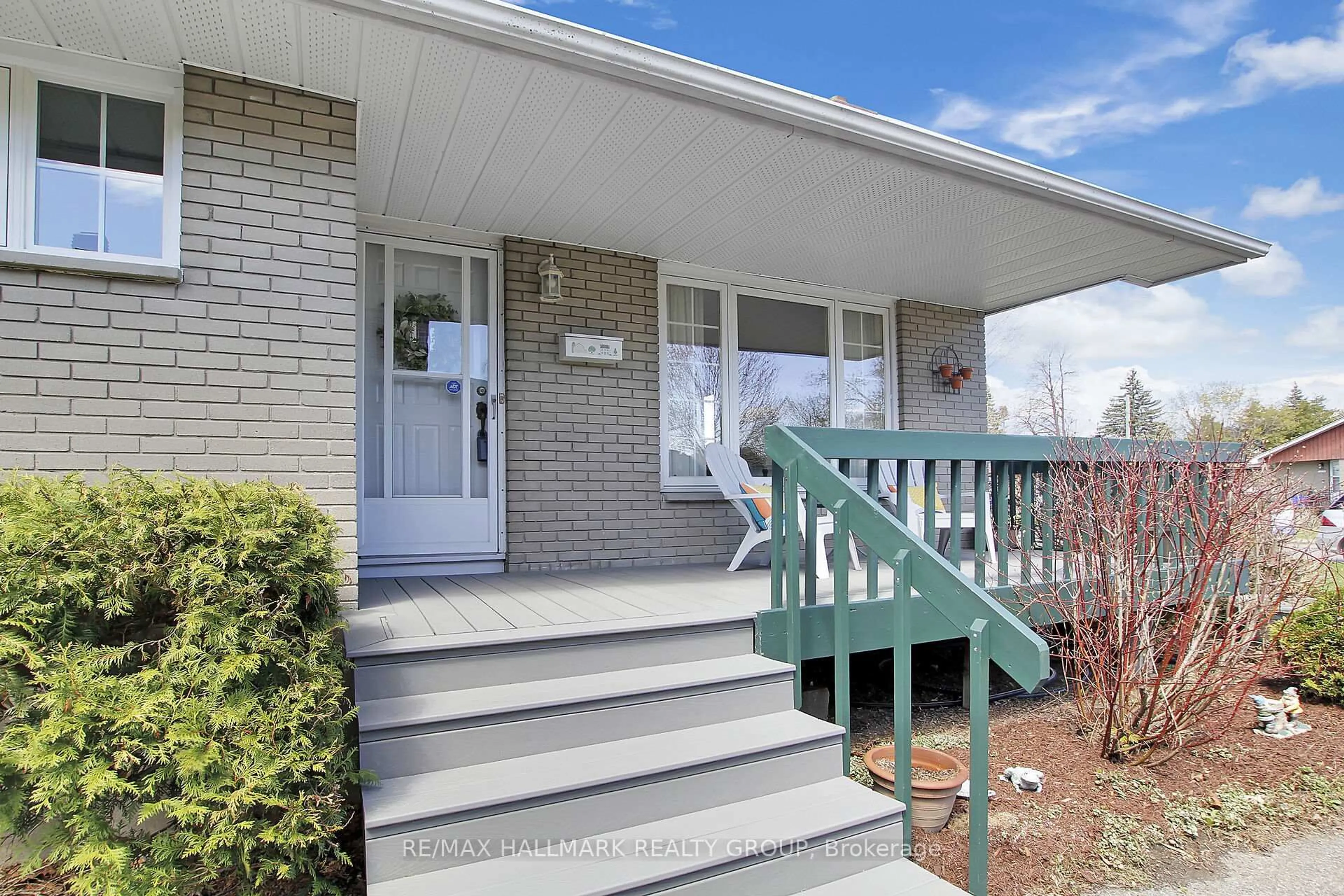 Unknown for 1320 Rustic Dr, Ottawa Ontario K2C 2Y1