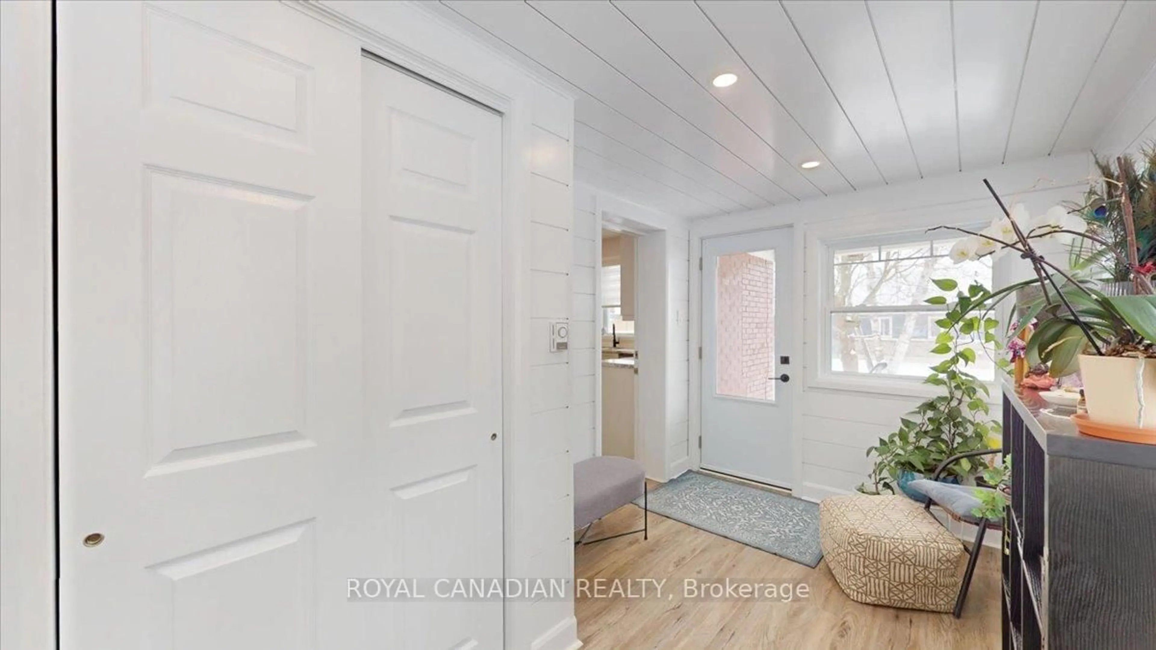 Indoor entryway for 131 Elora St, Minto Ontario N0G 1Z0