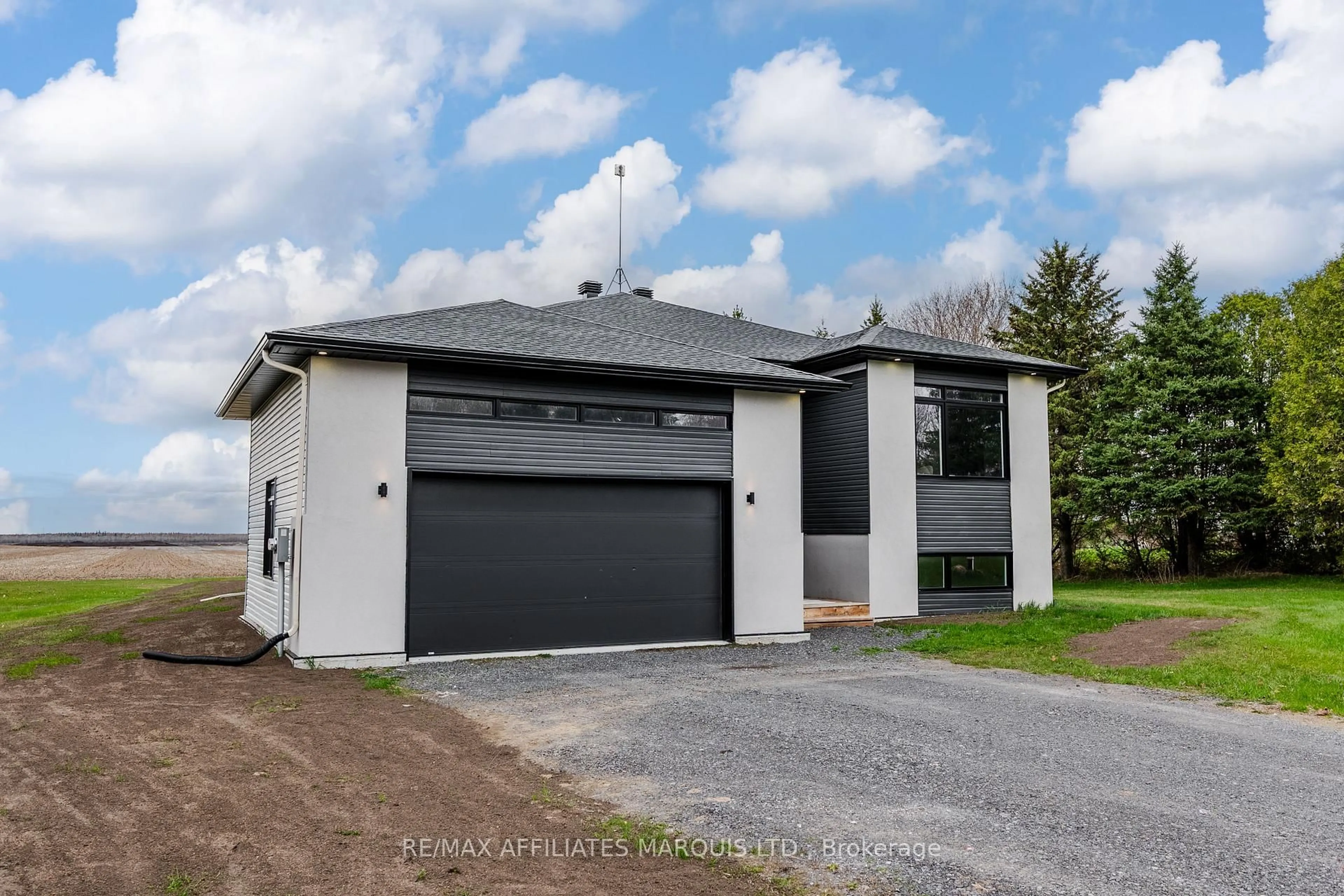 Unknown for 16939 Eighth Rd, North Stormont Ontario K0C 1W0