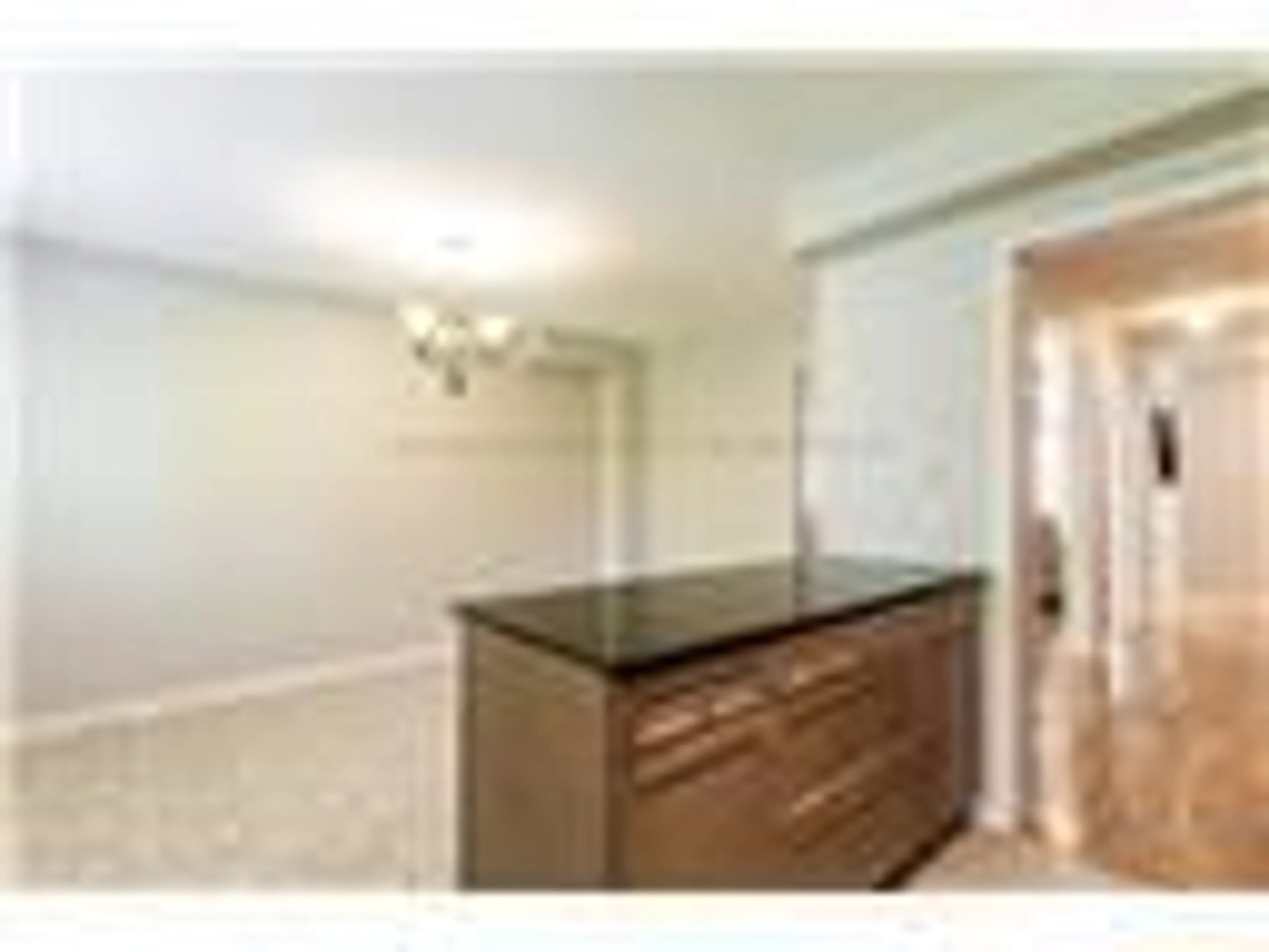 A pic of a room for 470 Beach Blvd #8, Hamilton Ontario L8H 6X2