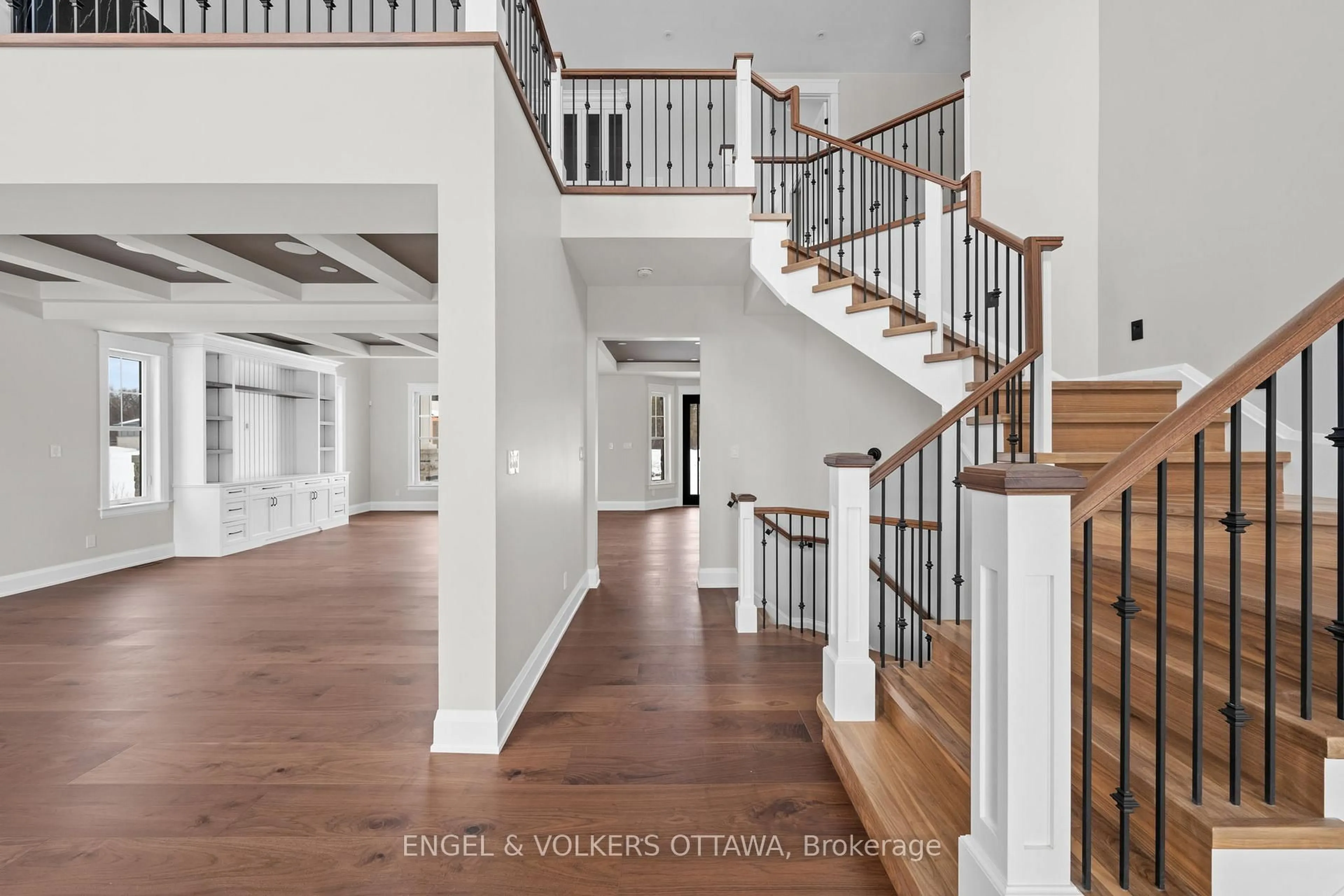 Indoor foyer for 432 Ashbee Crt, Ottawa Ontario K4M 0A8