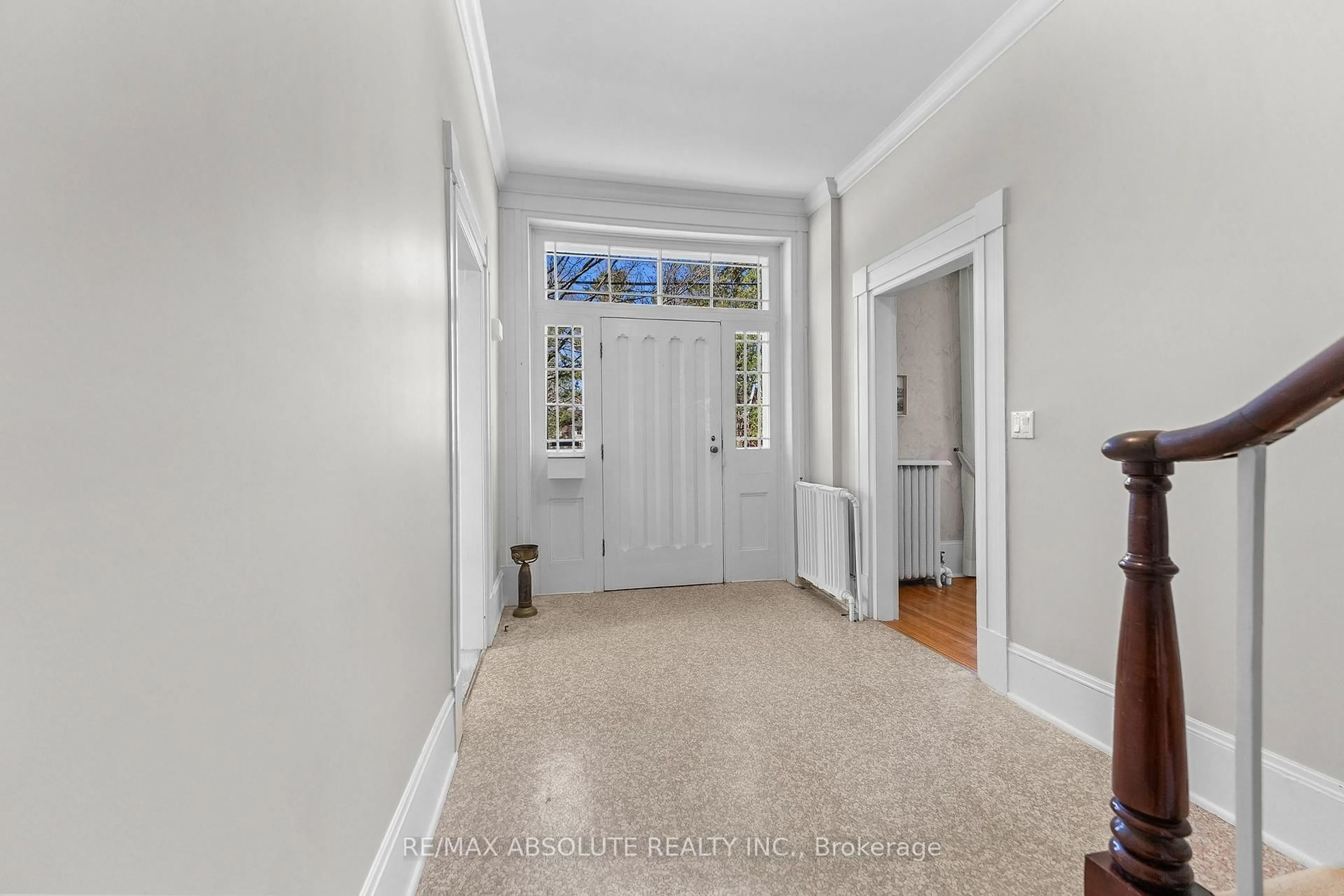 Indoor foyer for 277 John St, Arnprior Ontario K7S 2P5