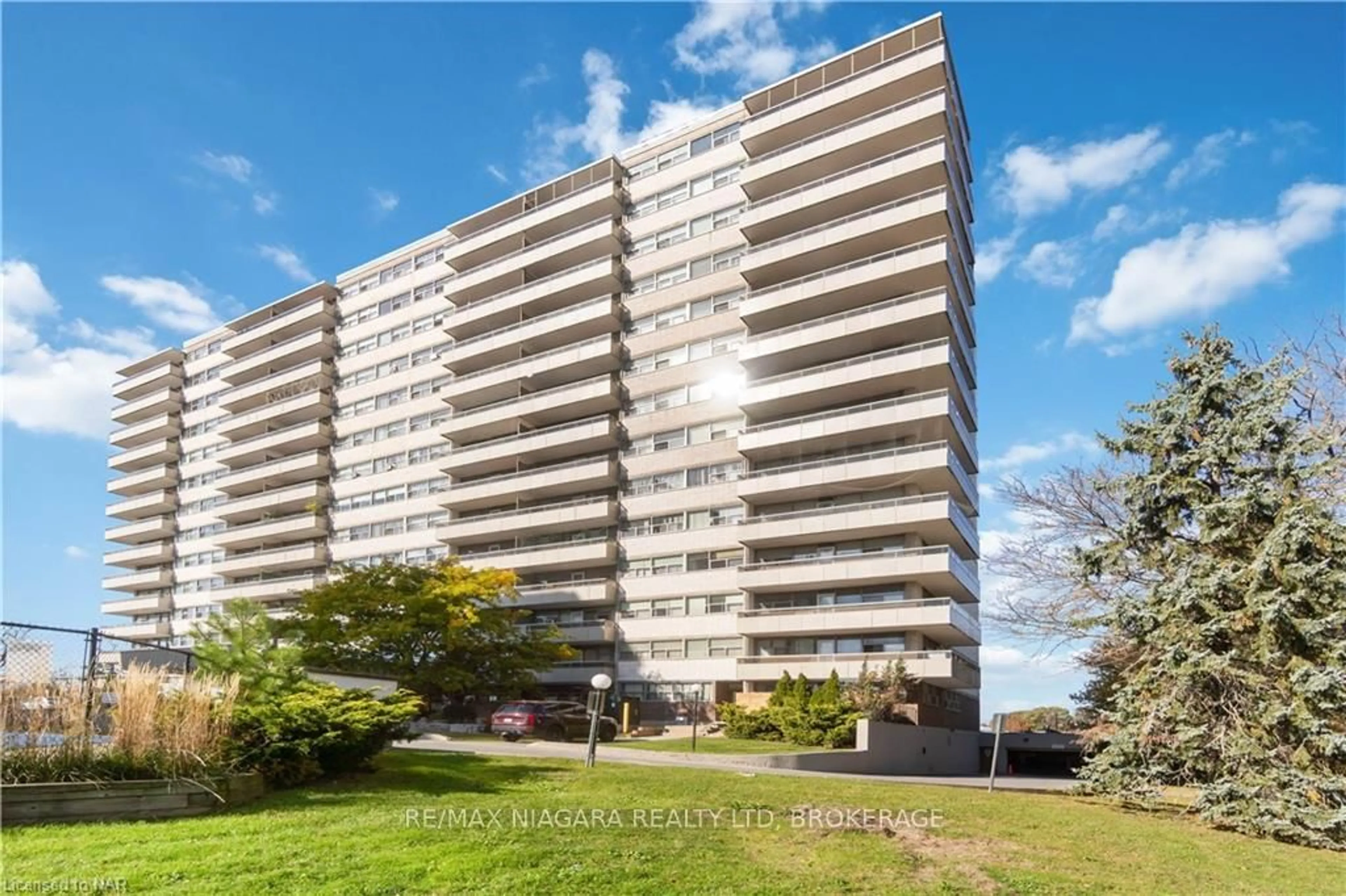 A pic from outside/outdoor area/front of a property/back of a property/a pic from drone, building for 215 GLENRIDGE Ave #409, St. Catharines Ontario L2T 3J7