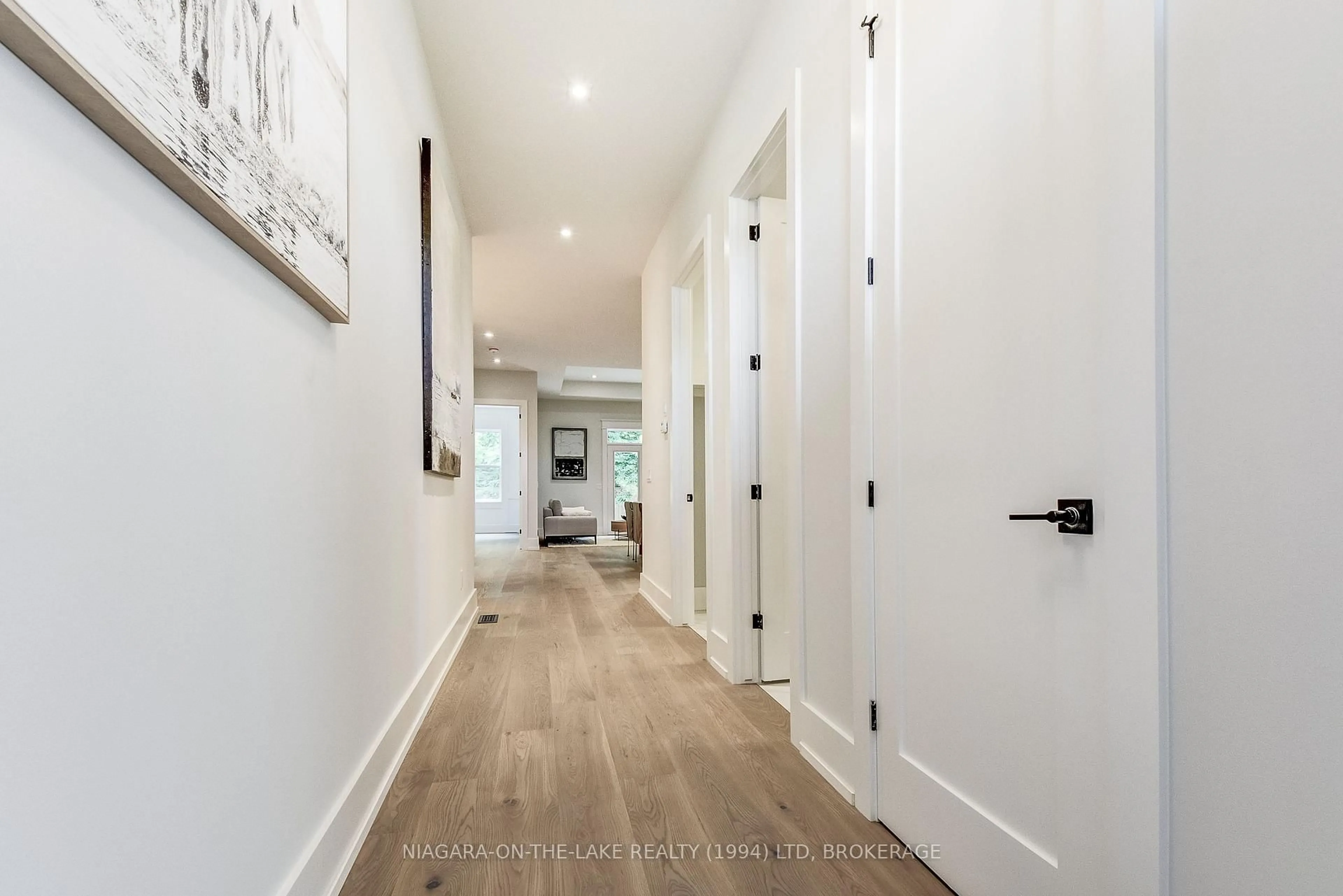 Indoor entryway for 25 Sorensen Crt #4, Niagara-on-the-Lake Ontario L0S 1J0