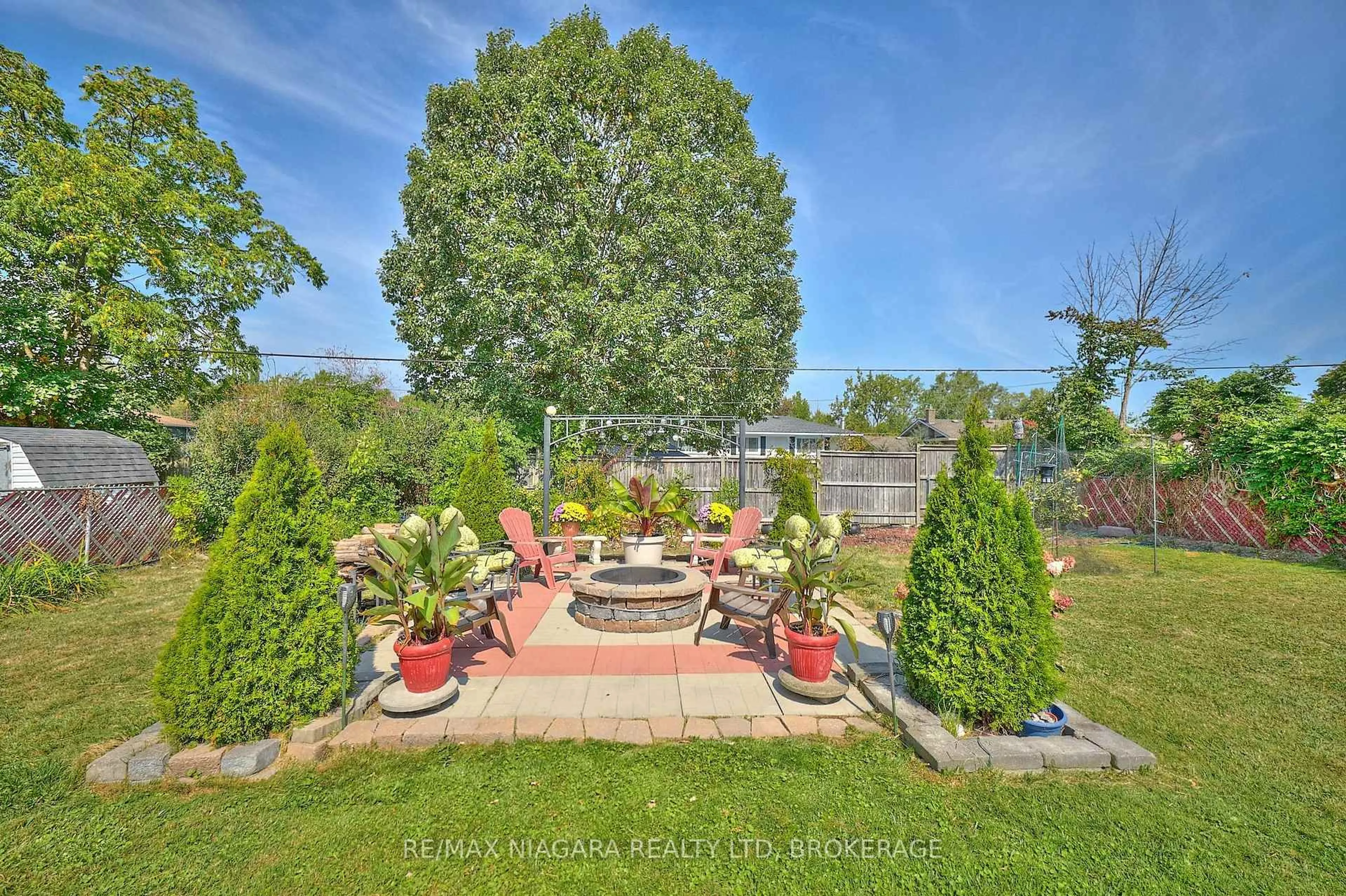 Patio, water/lake/river/ocean view for 316 Bowen Rd, Fort Erie Ontario L2A 2Y9