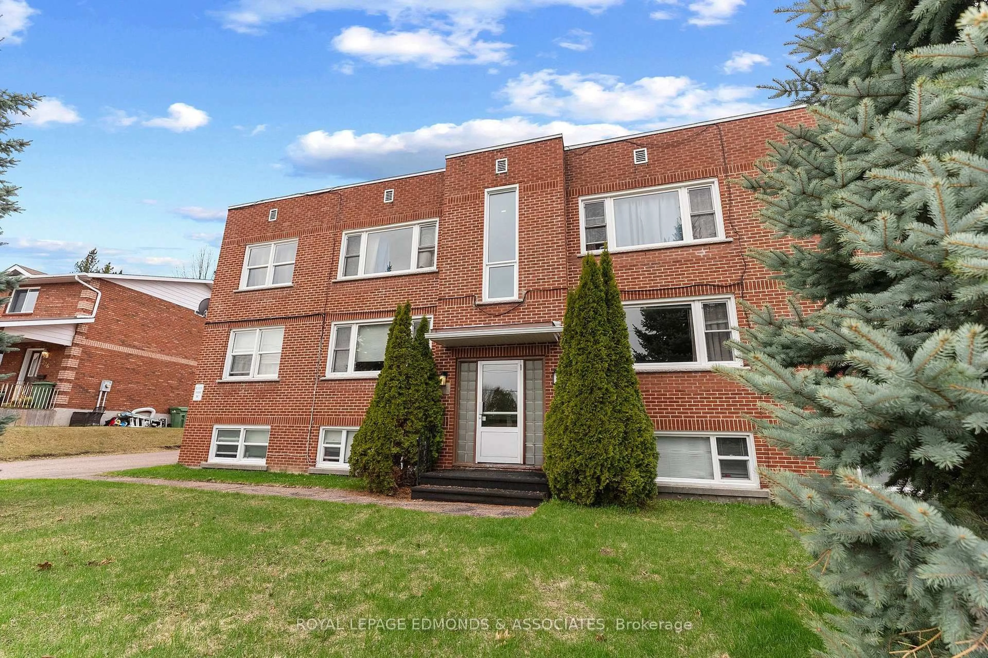 Home with brick exterior material, building for 222 Belmont Ave, Pembroke Ontario K8A 2C5