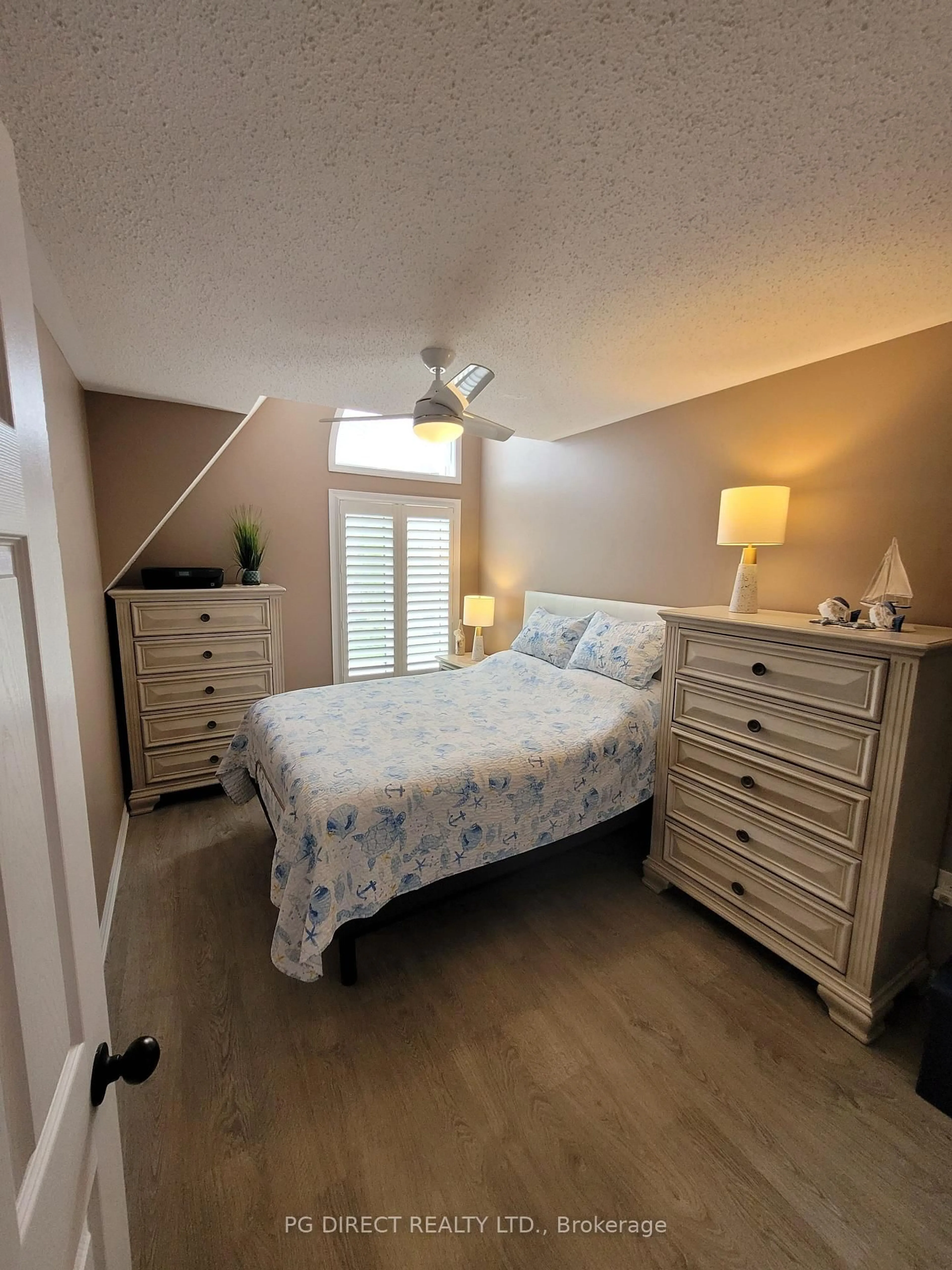 Bedroom with bed, unknown for 3 Mulligan Lane, Georgian Bay Ontario L0K 1S0