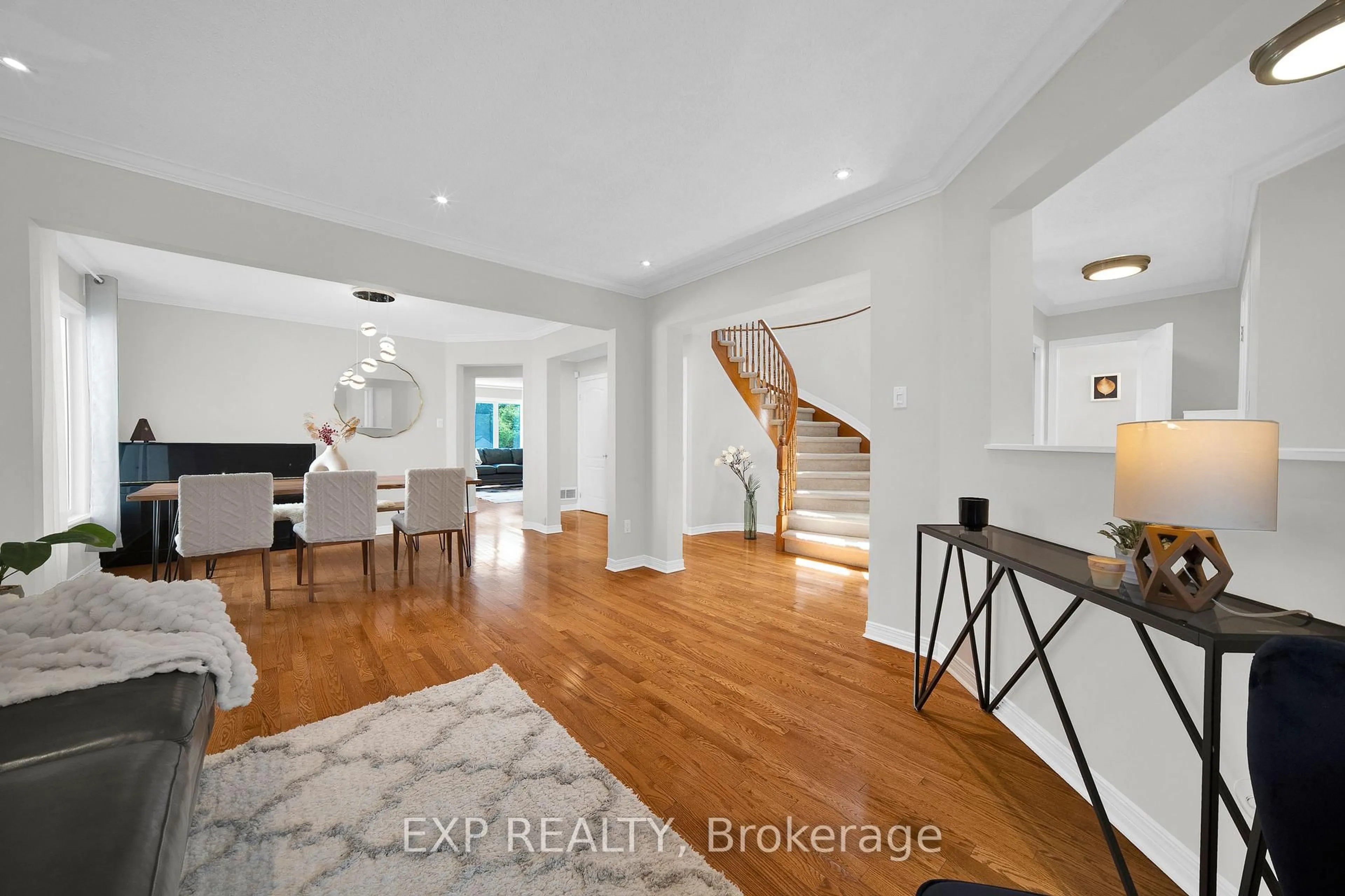 Indoor entryway for 126 Grenadier Way, Nepean Ontario K2J 4M1