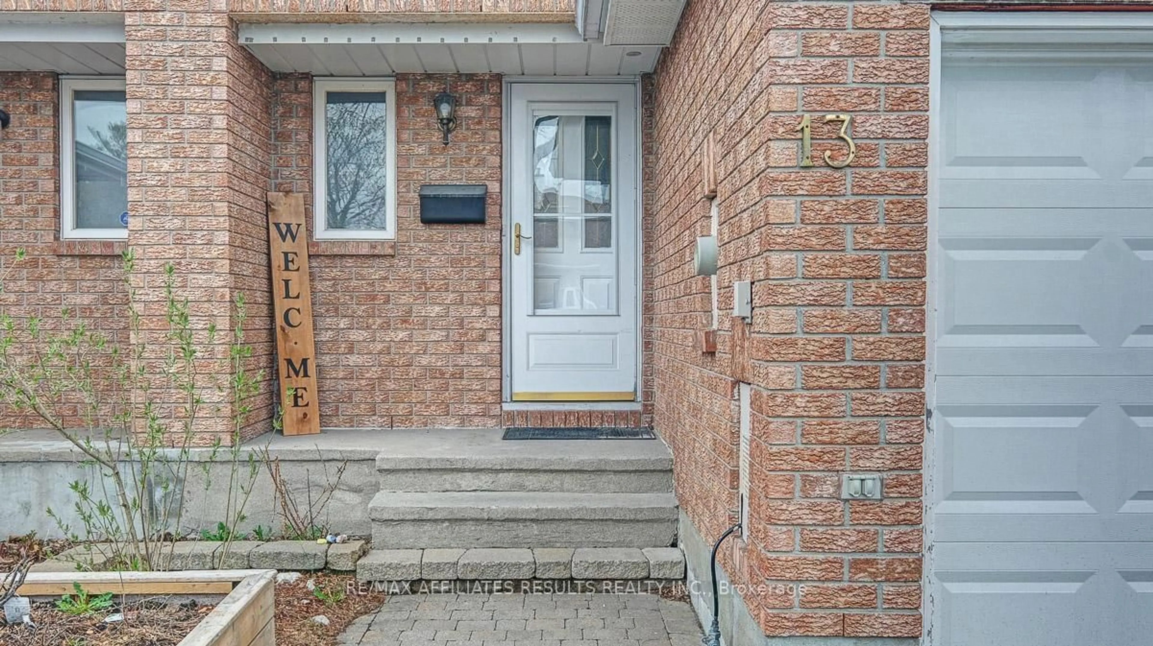 Unknown for 13 Springcreek Cres, Kanata Ontario K2M 2K7