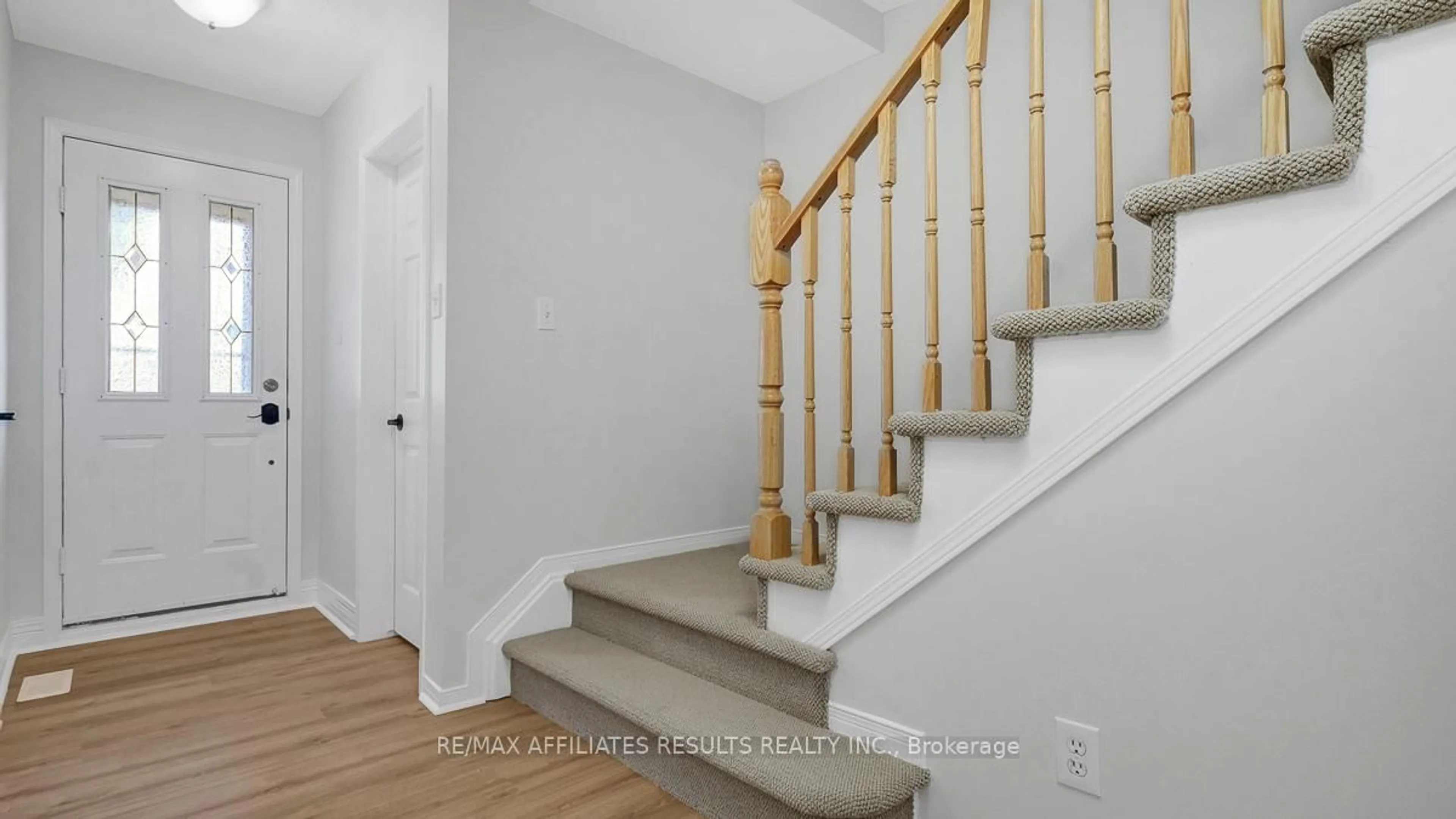 Stairs for 13 Springcreek Cres, Kanata Ontario K2M 2K7