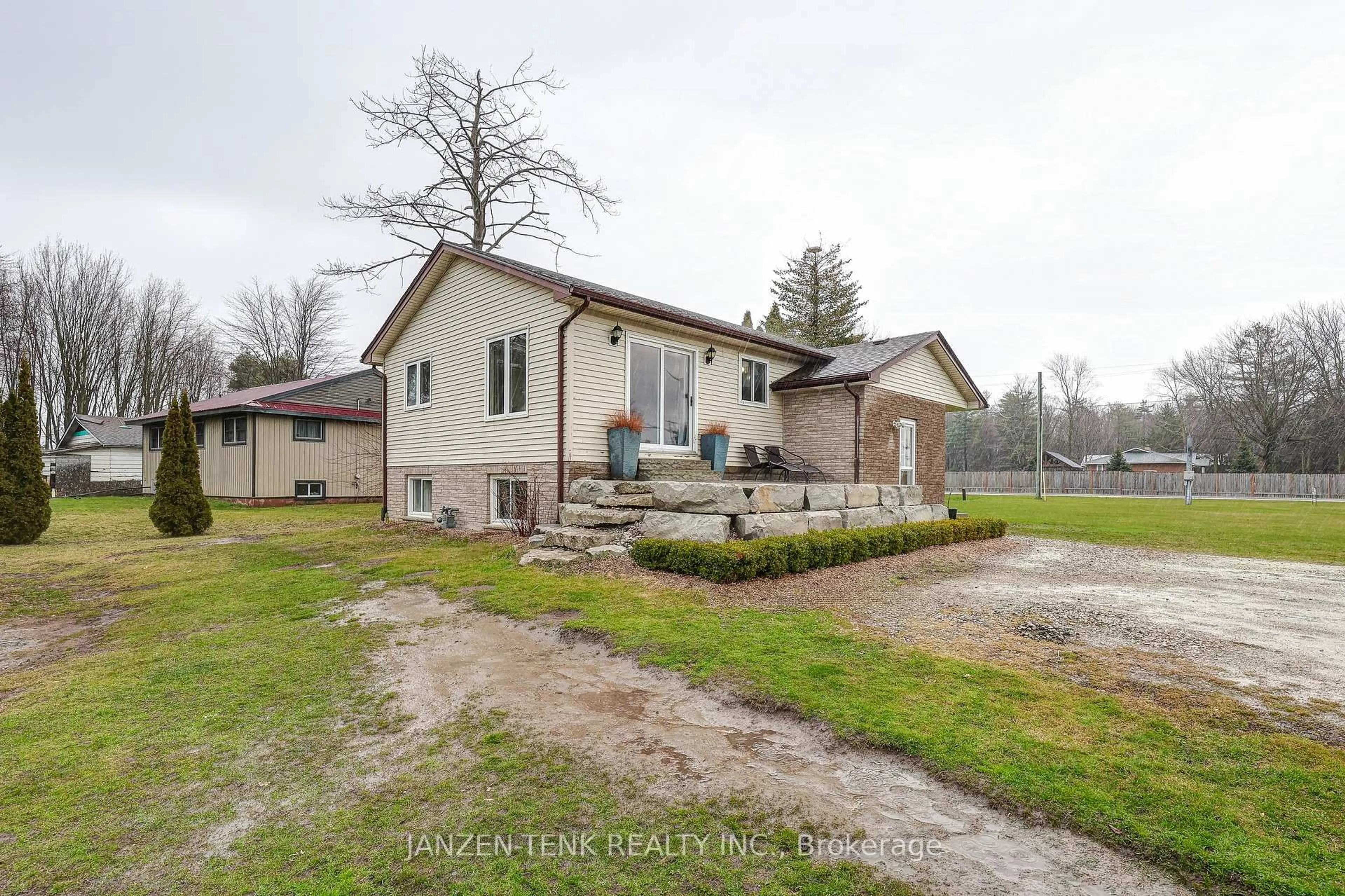 A pic from outside/outdoor area/front of a property/back of a property/a pic from drone, unknown for 56092 Calton Line, Bayham Ontario N0J 1Z0