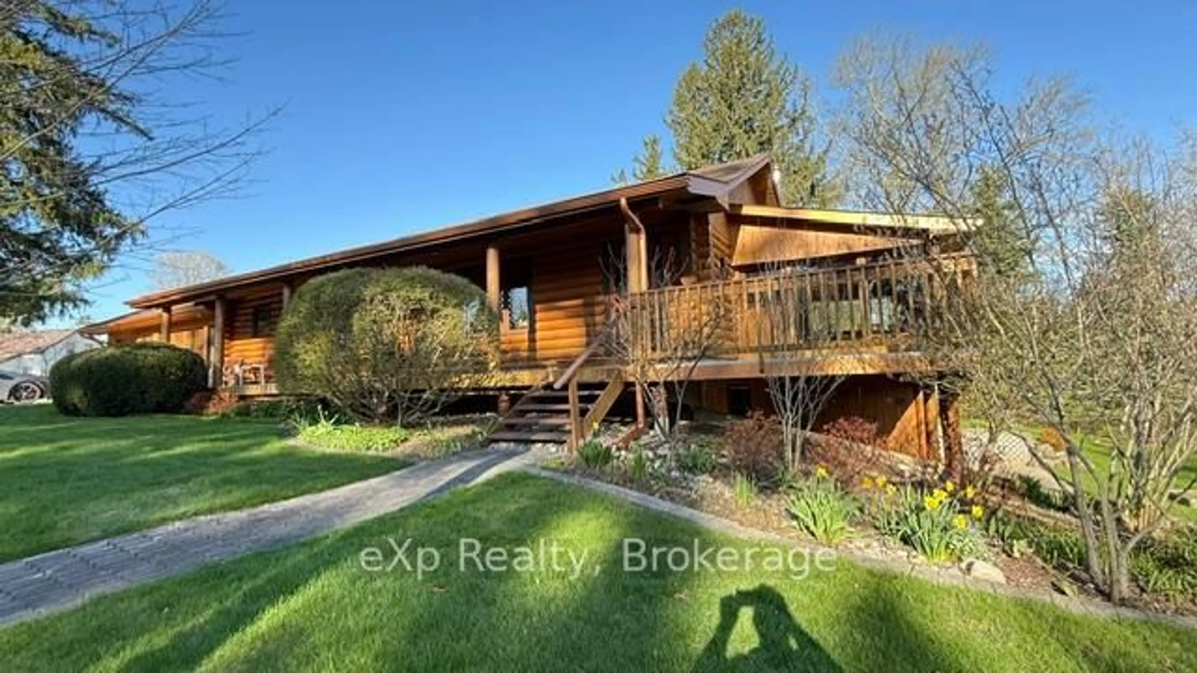 A pic from outside/outdoor area/front of a property/back of a property/a pic from drone, unknown for 6 Cayley St, Brockton Ontario N0G 2V0