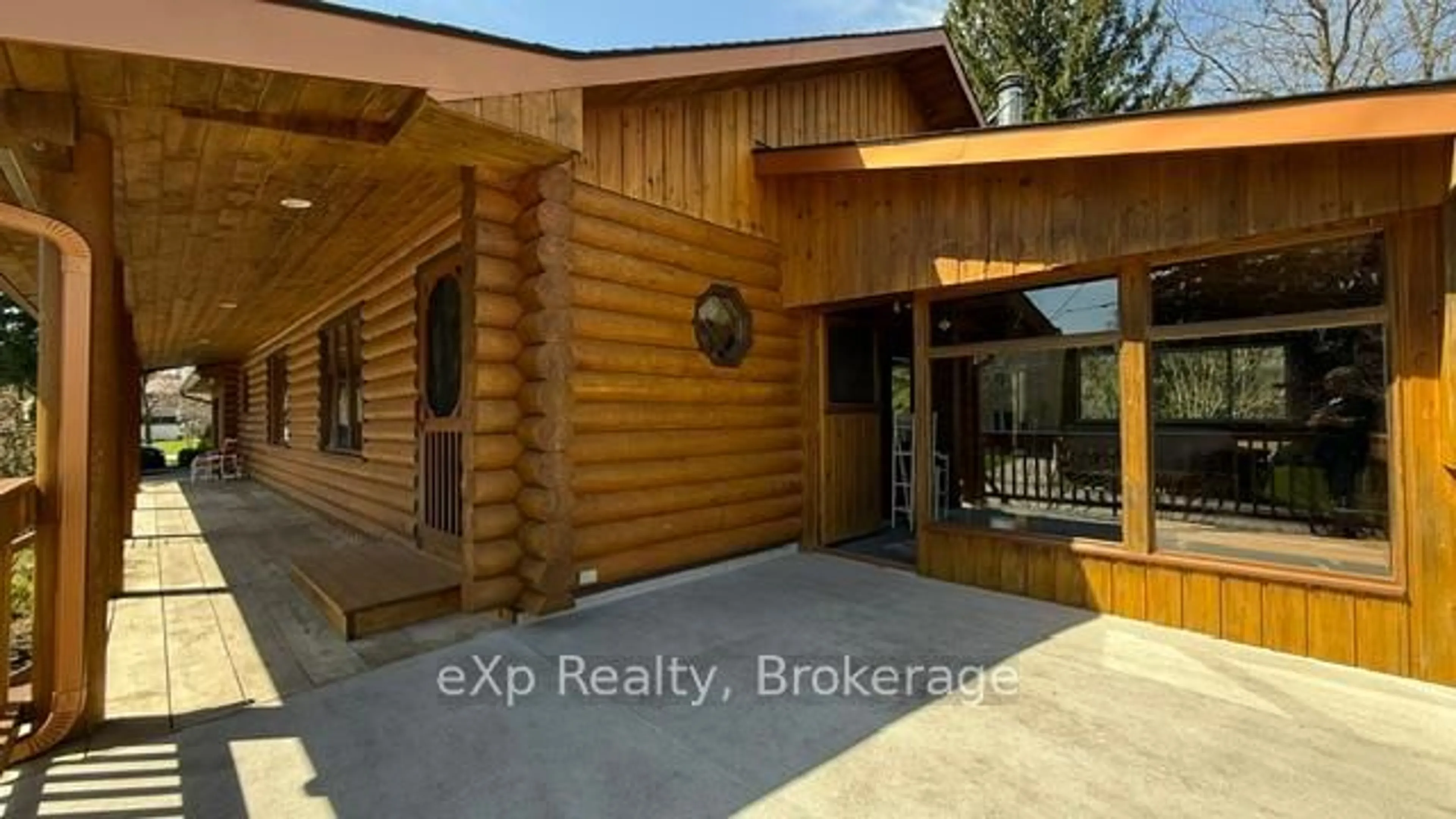Indoor entryway for 6 Cayley St, Brockton Ontario N0G 2V0