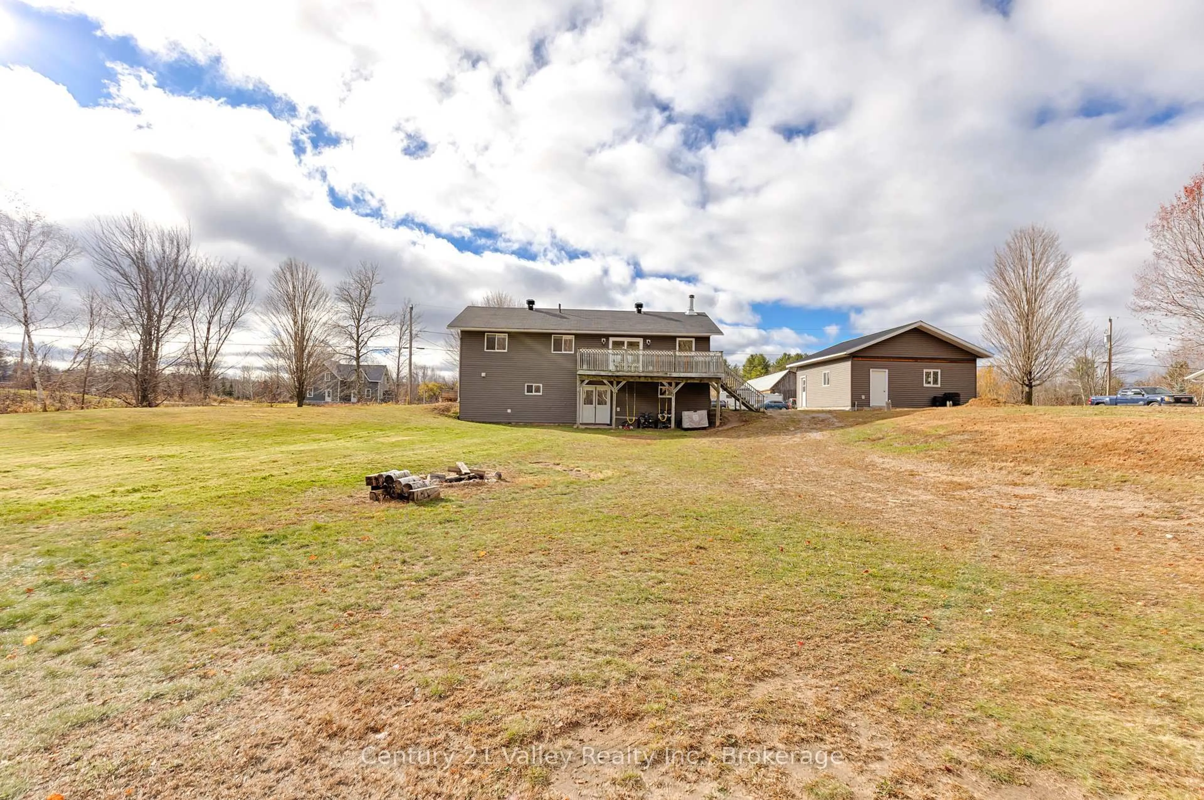 A pic from outside/outdoor area/front of a property/back of a property/a pic from drone, unknown for 1776 Lemke Rd, Pembroke Ontario K8A 6W5