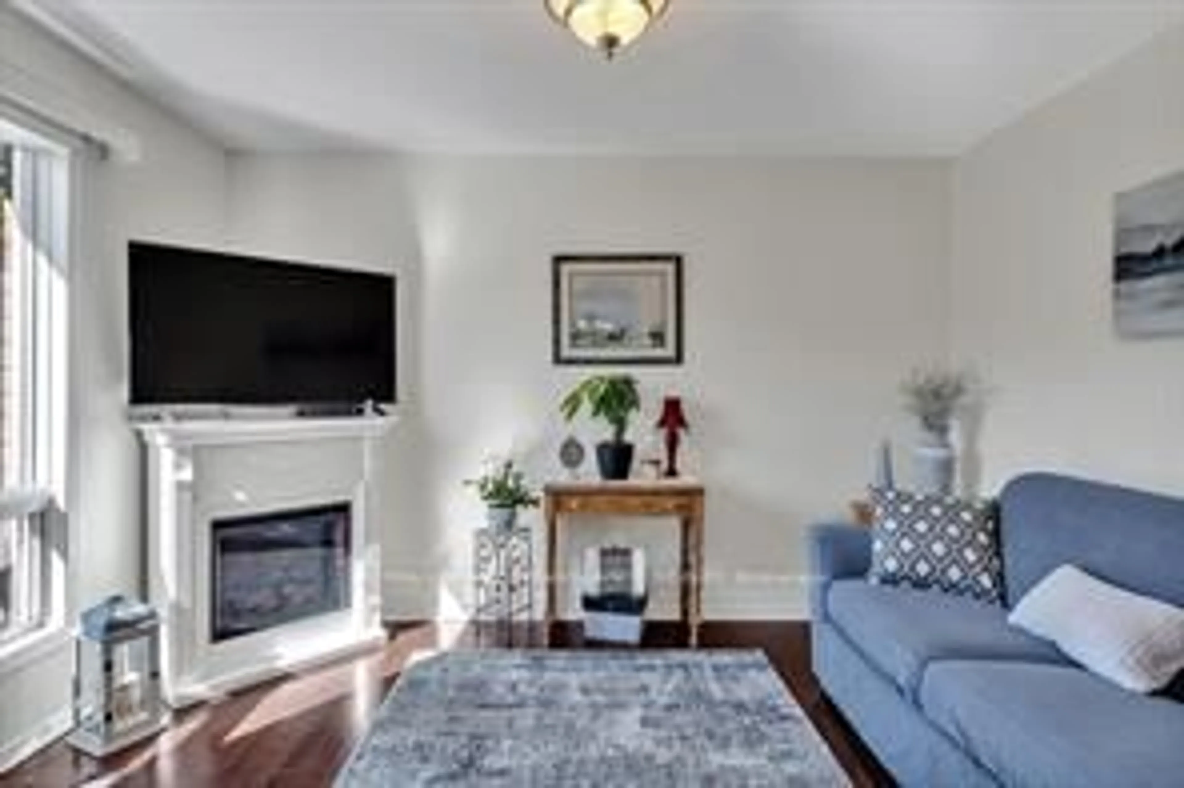 Living room with furniture, unknown for 1269 Eagle Cres, Peterborough Ontario K9K 2K6