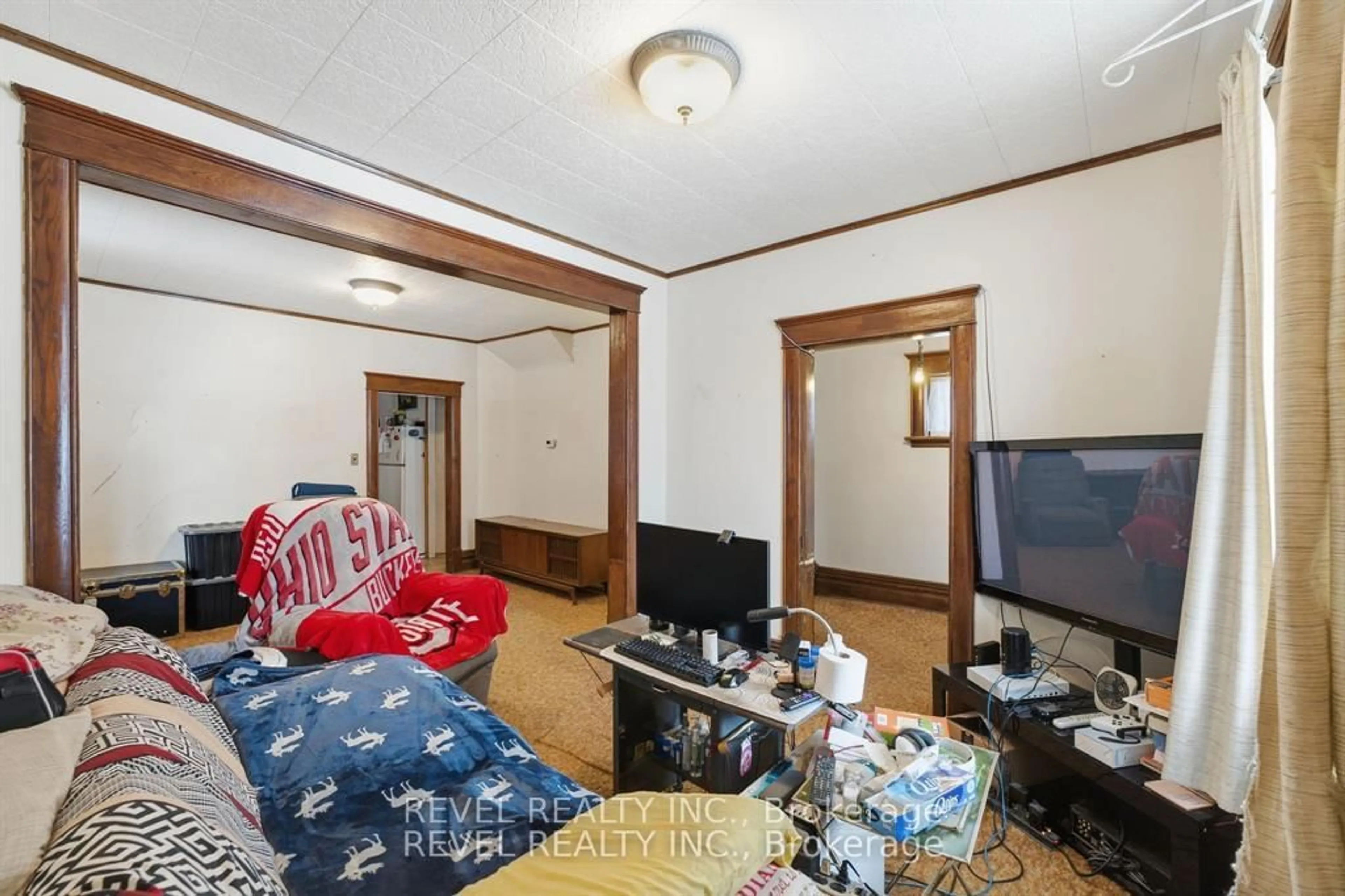 A pic of a room for 535 Park St, Peterborough Ontario K9H 4R6