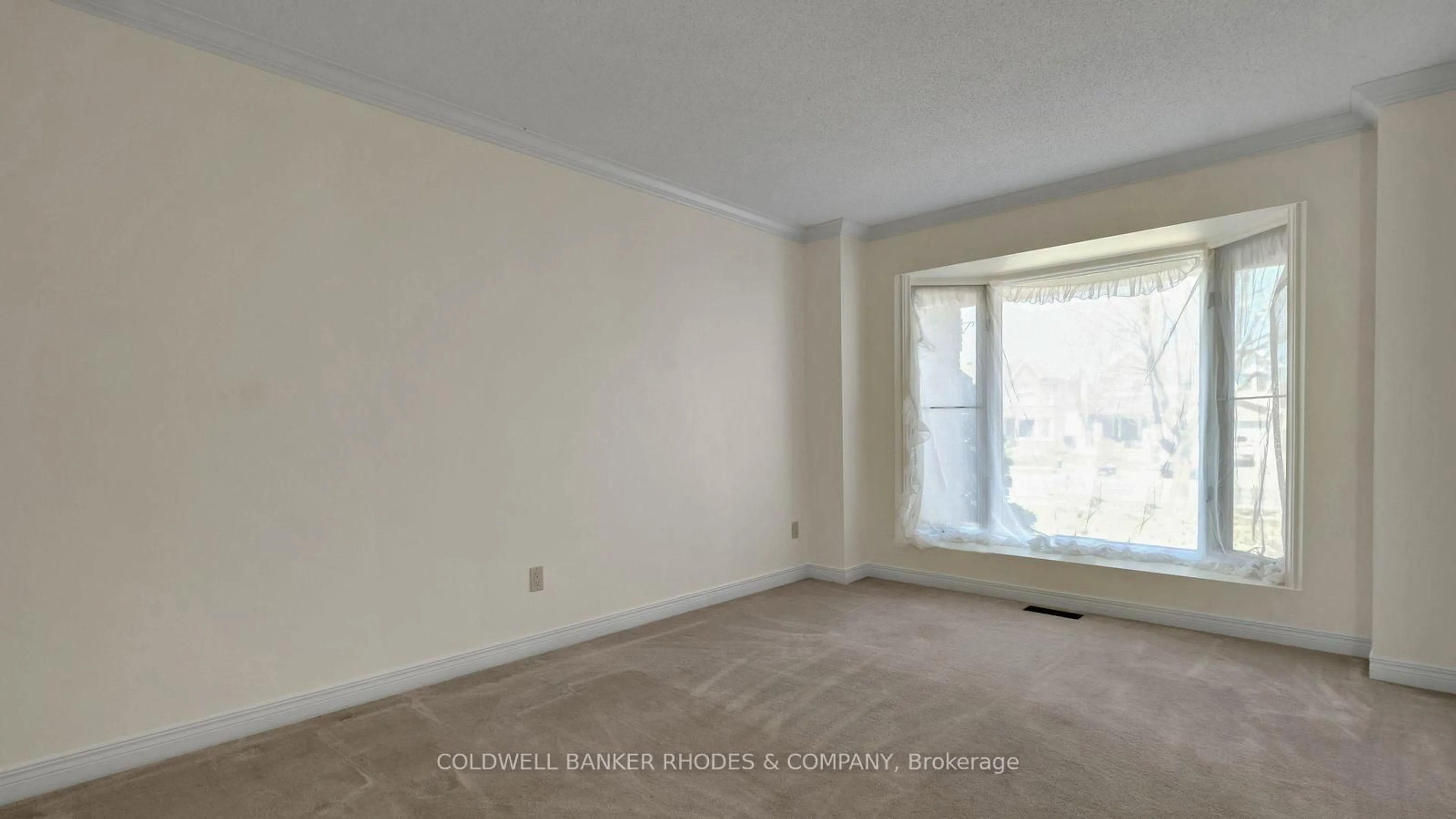 A pic of a room for 1626 Blohm Dr, Ottawa Ontario K1G 5P3