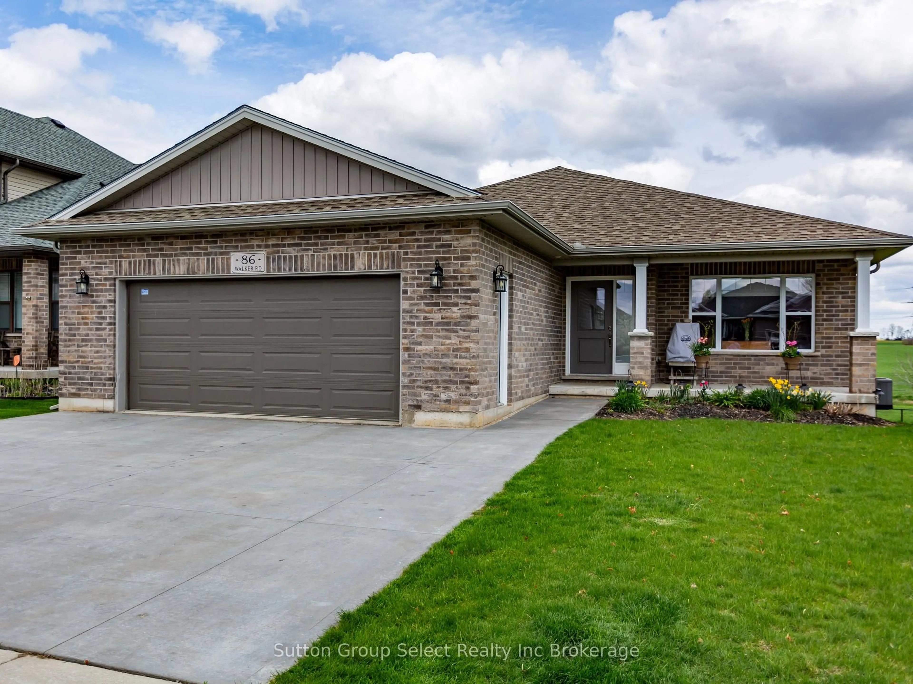 Home with brick exterior material, street for 86 Walker Rd, Ingersoll Ontario N5C 0A6