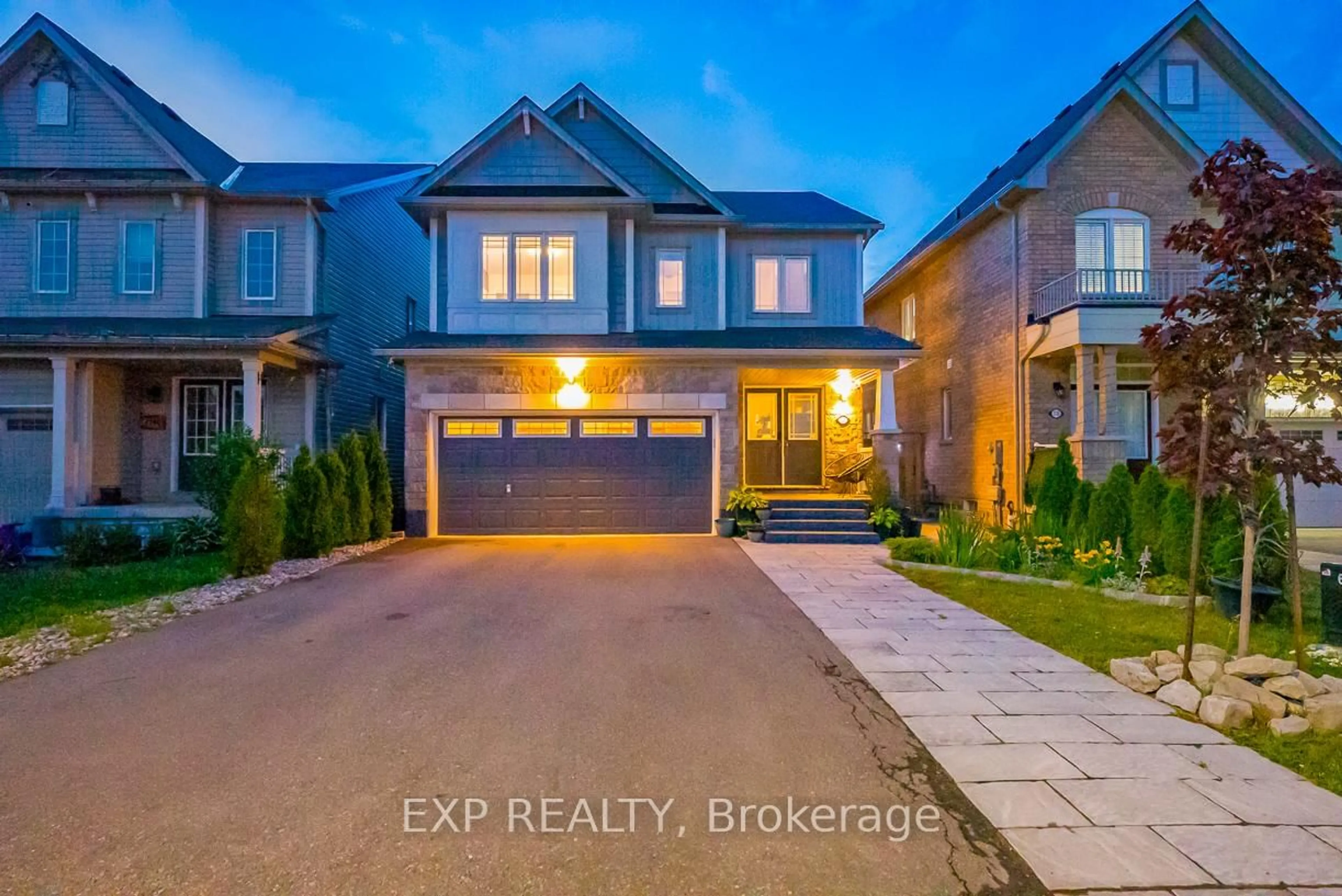 A pic from outside/outdoor area/front of a property/back of a property/a pic from drone, street for 7737 Hackberry Tr, Niagara Falls Ontario L2H 3R5