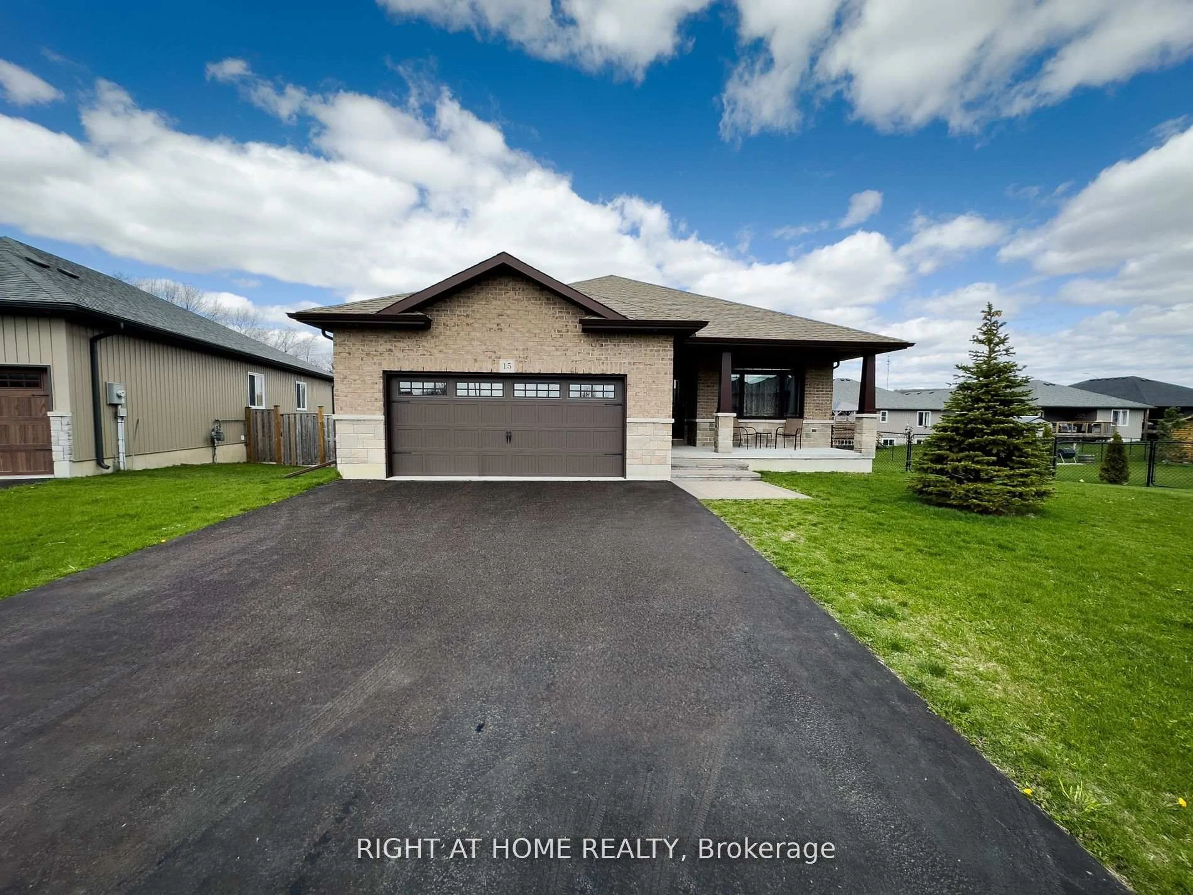 Home with vinyl exterior material, street for 15 Spartan Crt, Ingleside Ontario K8V 5P4