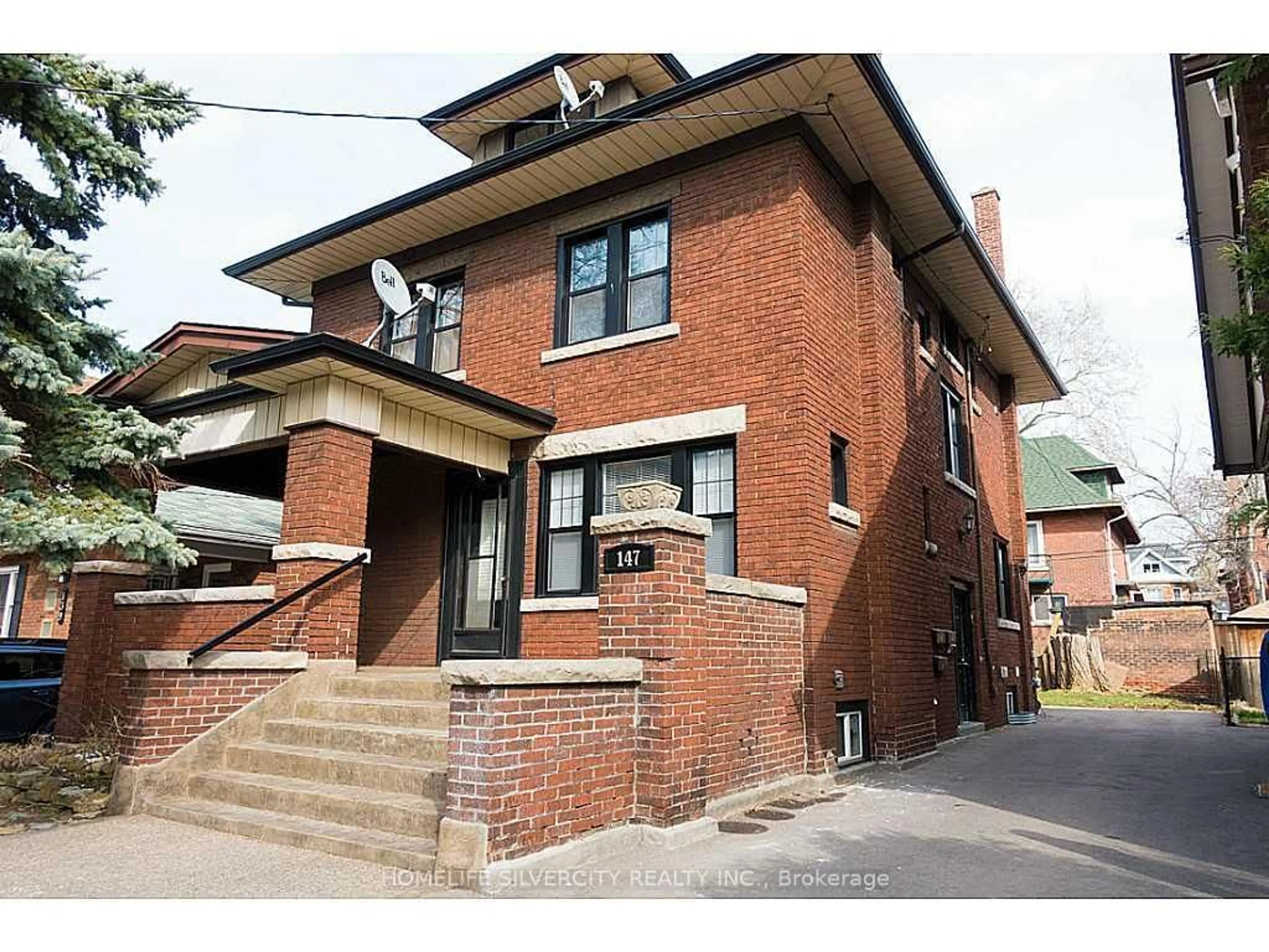Home with brick exterior material, building for 147 Holton Ave, Hamilton Ontario L8M 2L6