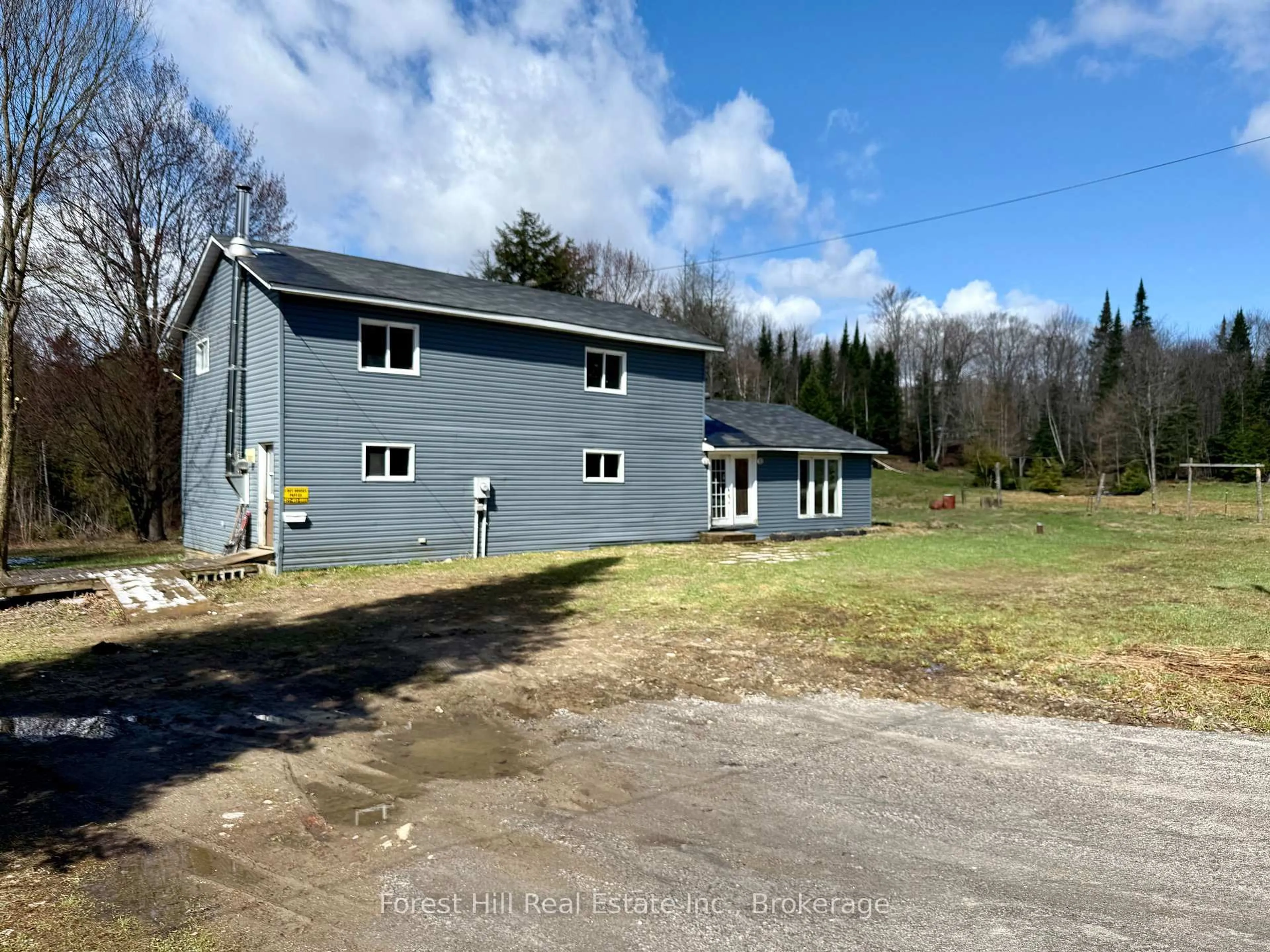 A pic from outside/outdoor area/front of a property/back of a property/a pic from drone, building for 940 Fern Glen Rd, Perry Ontario P0A 1J0