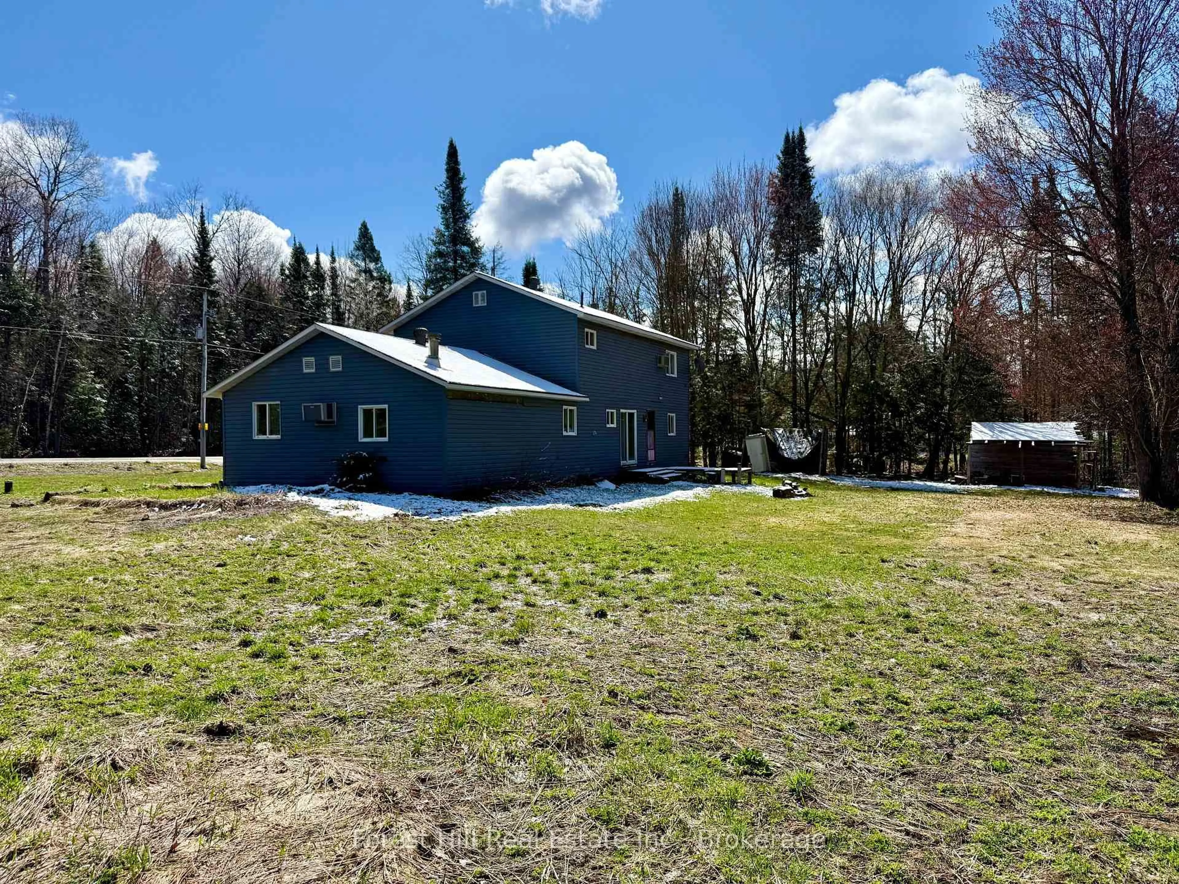A pic from outside/outdoor area/front of a property/back of a property/a pic from drone, unknown for 940 Fern Glen Rd, Perry Ontario P0A 1J0