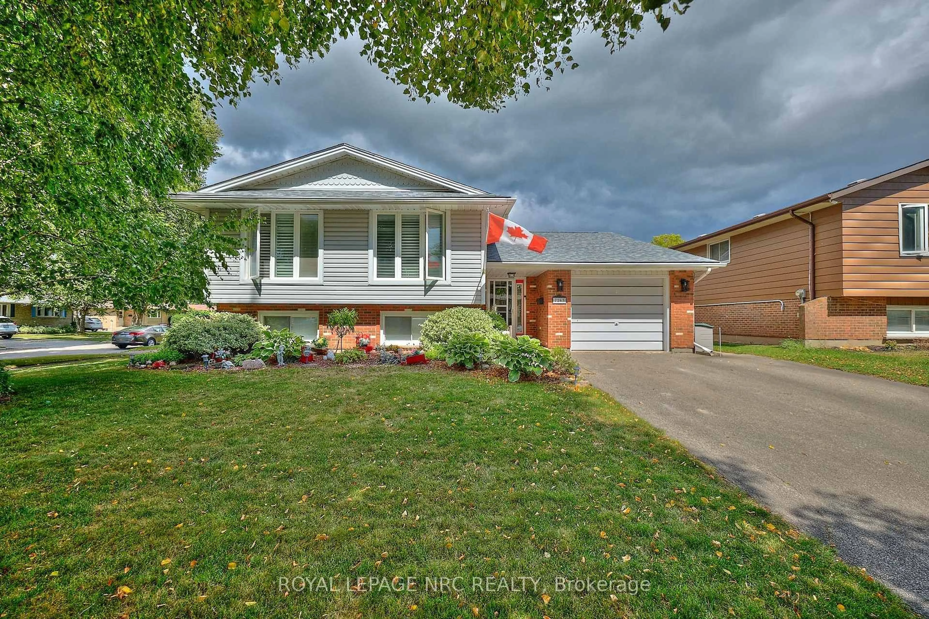 Home with brick exterior material, street for 7263 Parkdale St, Niagara Falls Ontario L2E 6Y6
