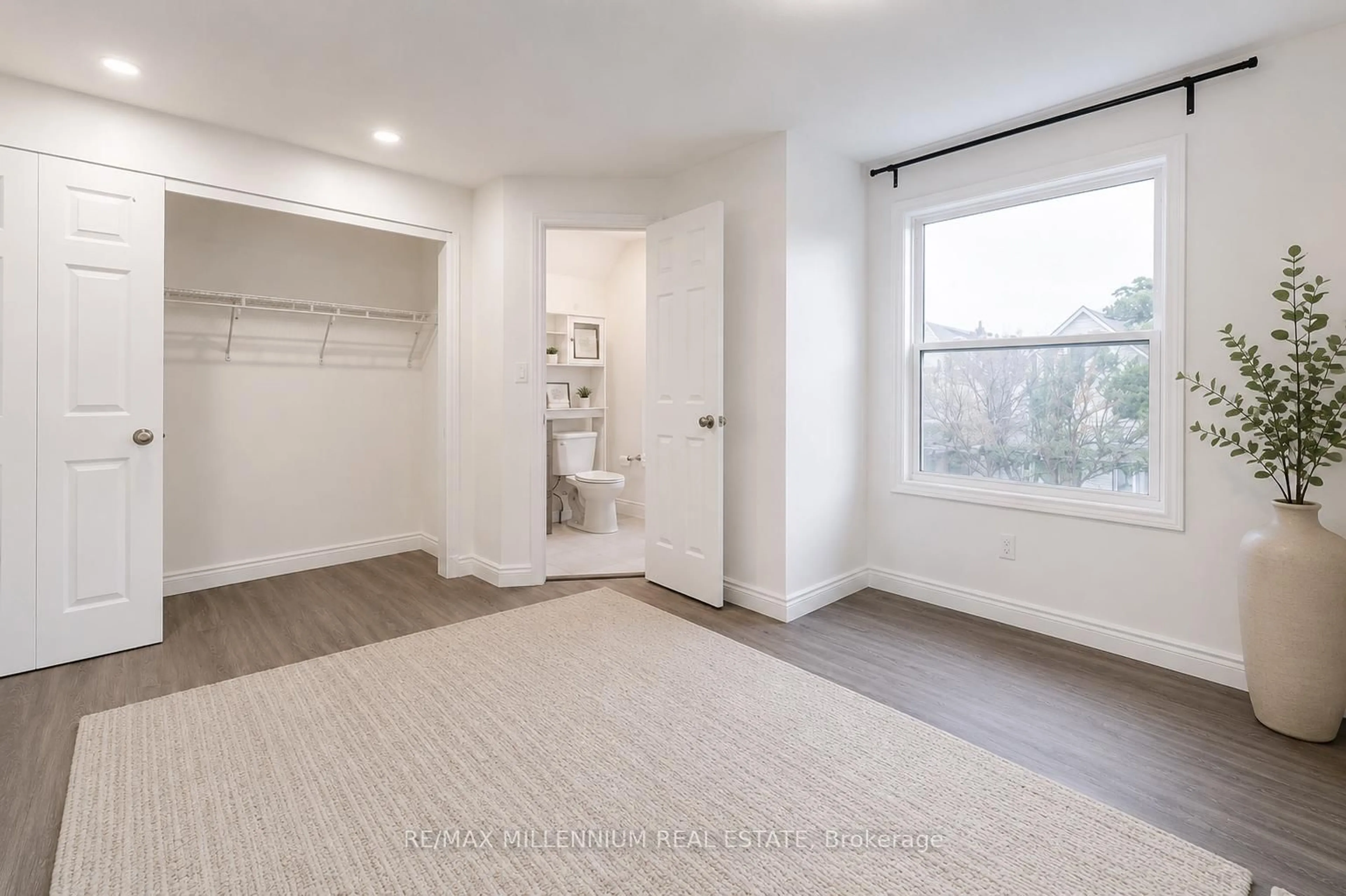 A pic of a room for 22 Francis St, Hamilton Ontario L8L 3V1