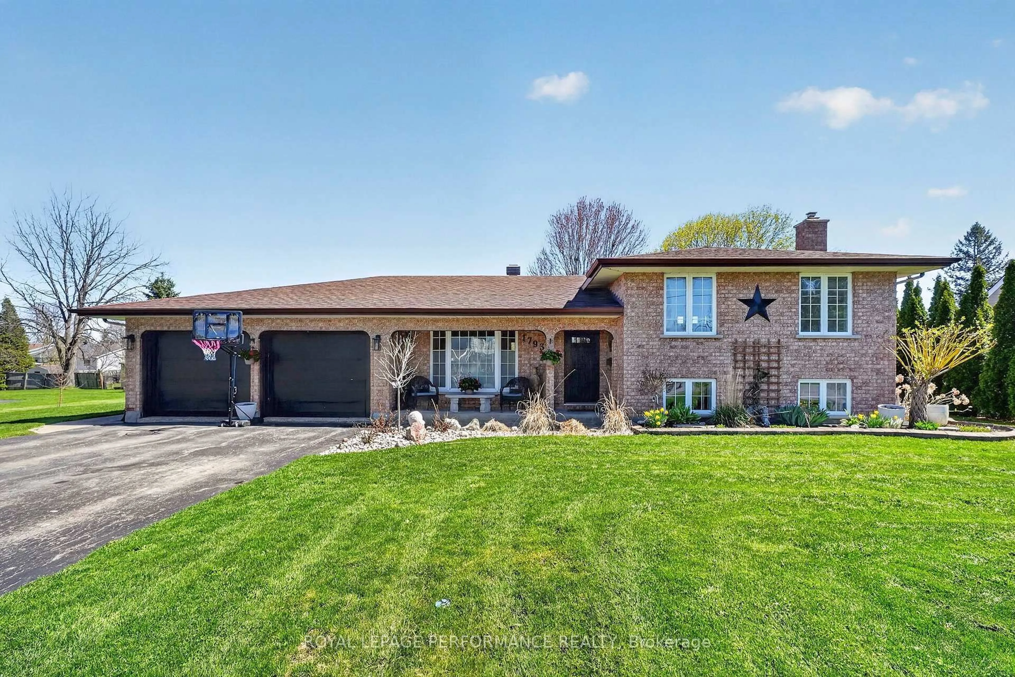 Home with brick exterior material, street for 1793 Dewhurst Ave, Cornwall Ontario K6J 3N1