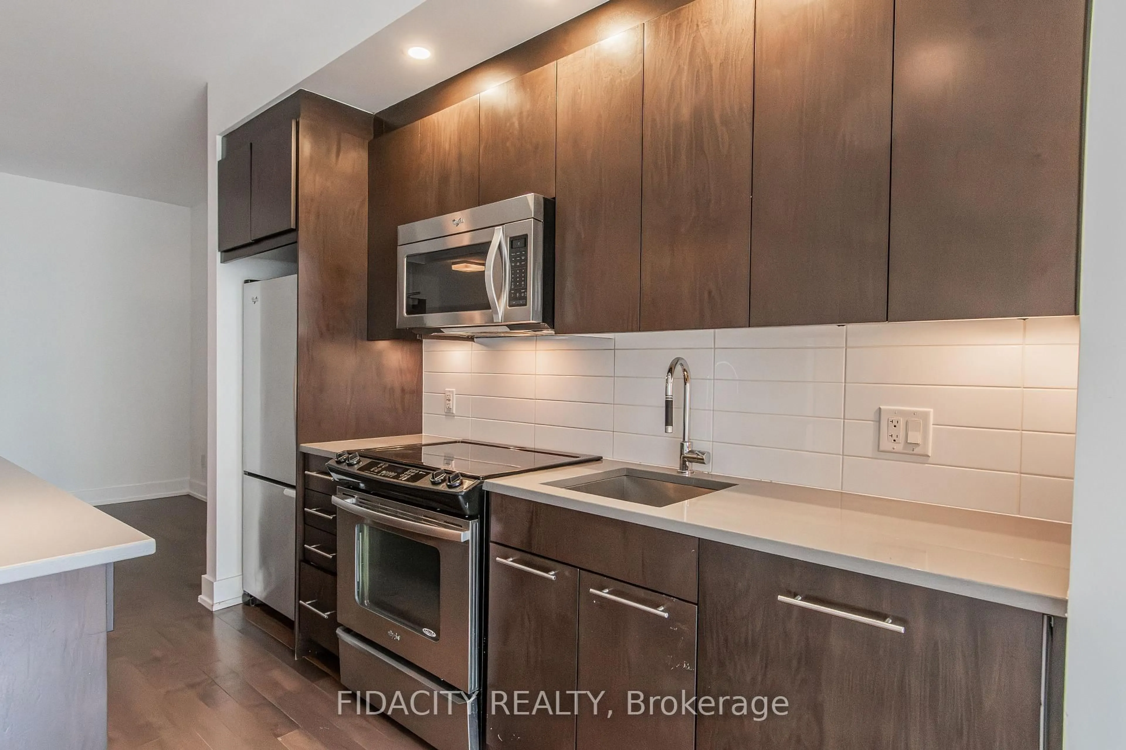 Unknown for 360 Patricia Ave #201, Ottawa Ontario K1Z 0A8