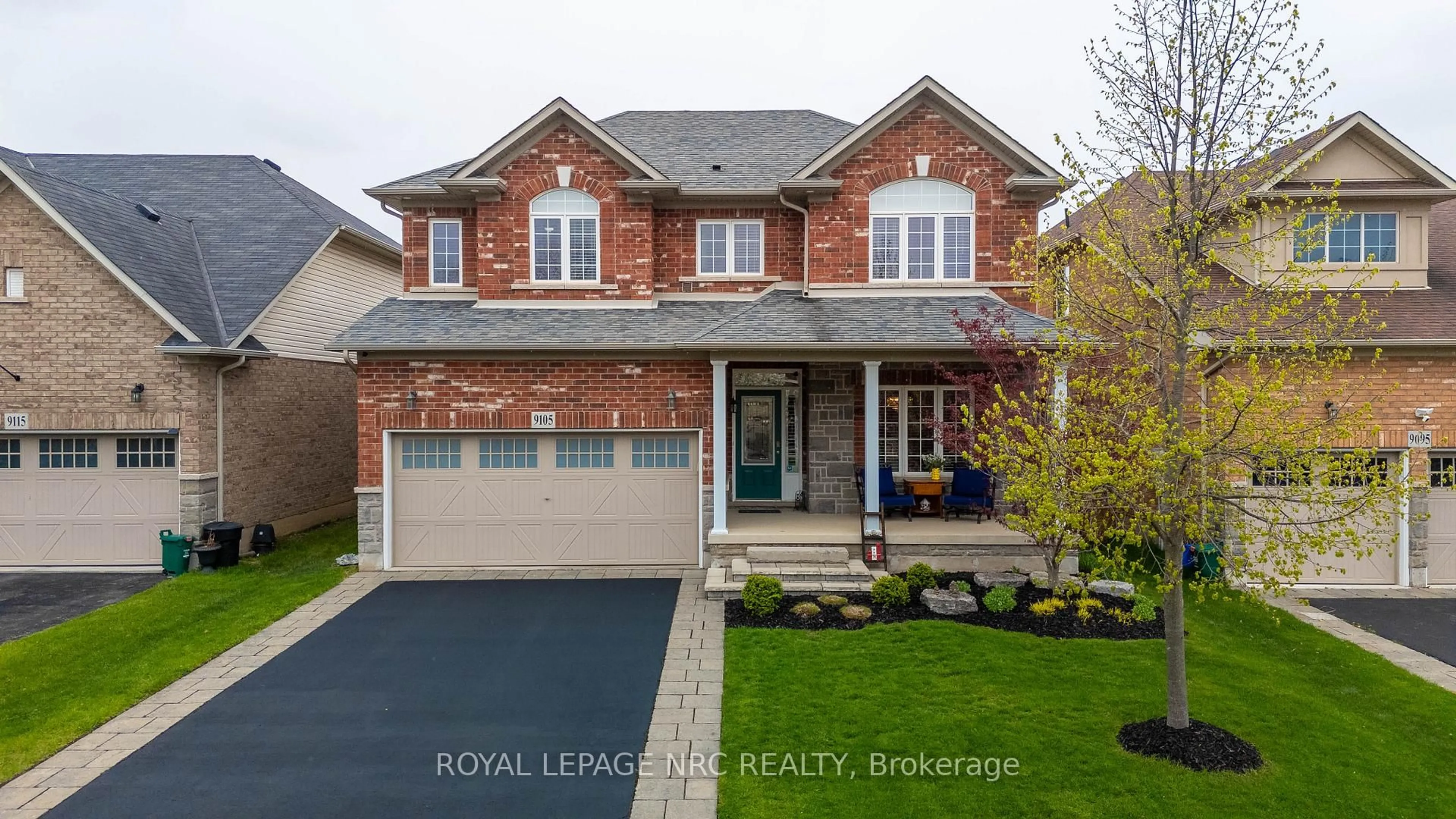 Home with brick exterior material, street for 9105 White Oak Ave, Niagara Falls Ontario L2G 0E9