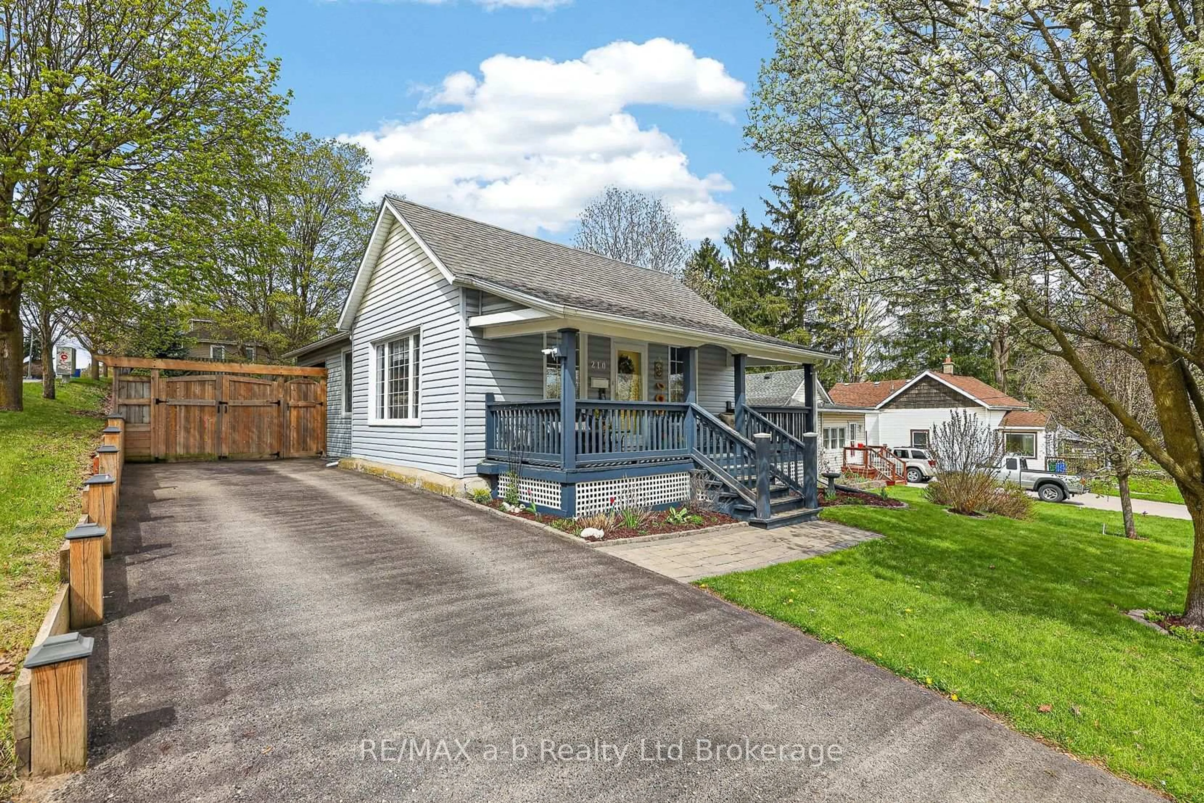 Unknown for 210 Russell St, Woodstock Ontario N4S 2Z2