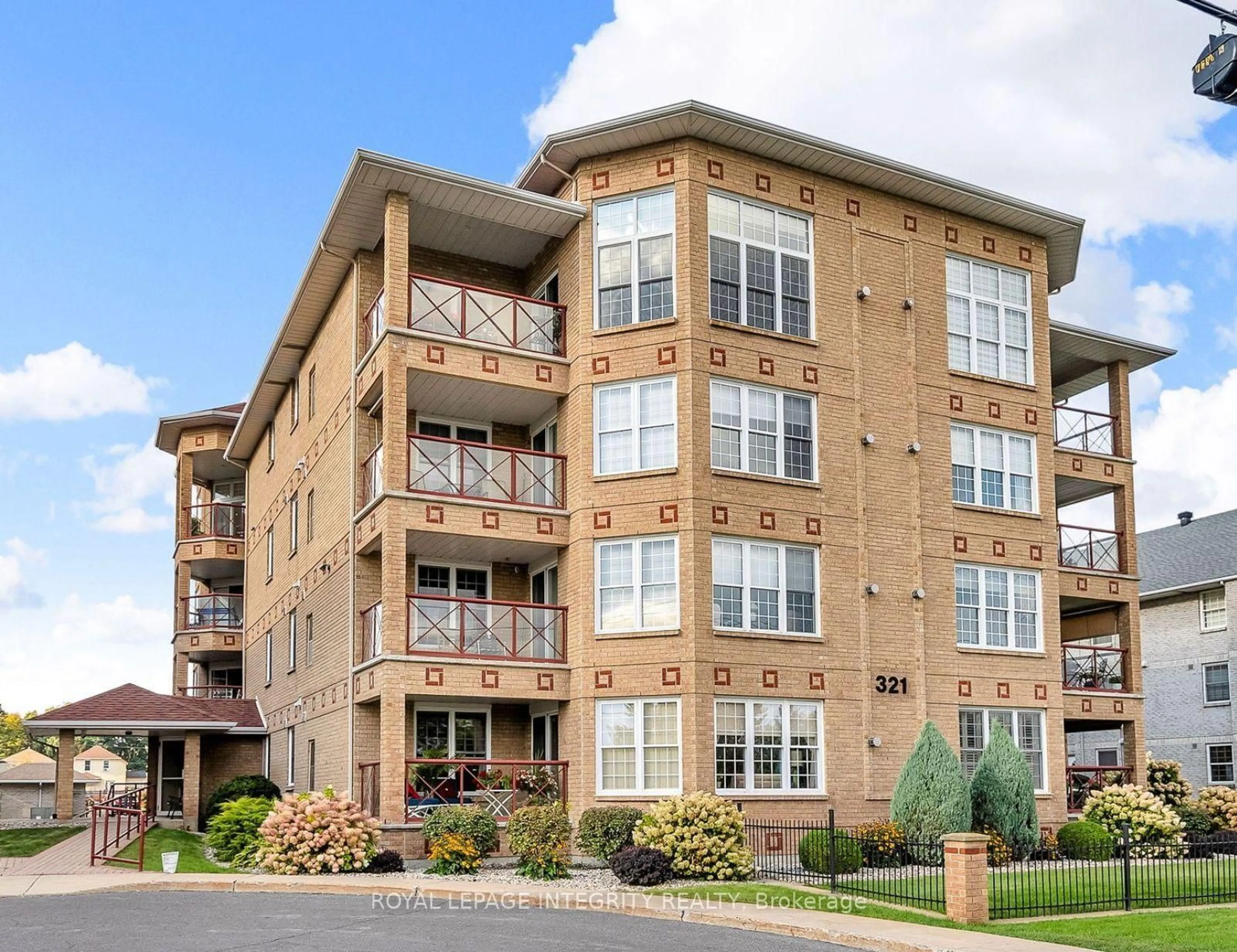 Unknown for 321 Water St #103, Cornwall Ontario K6J 1A5