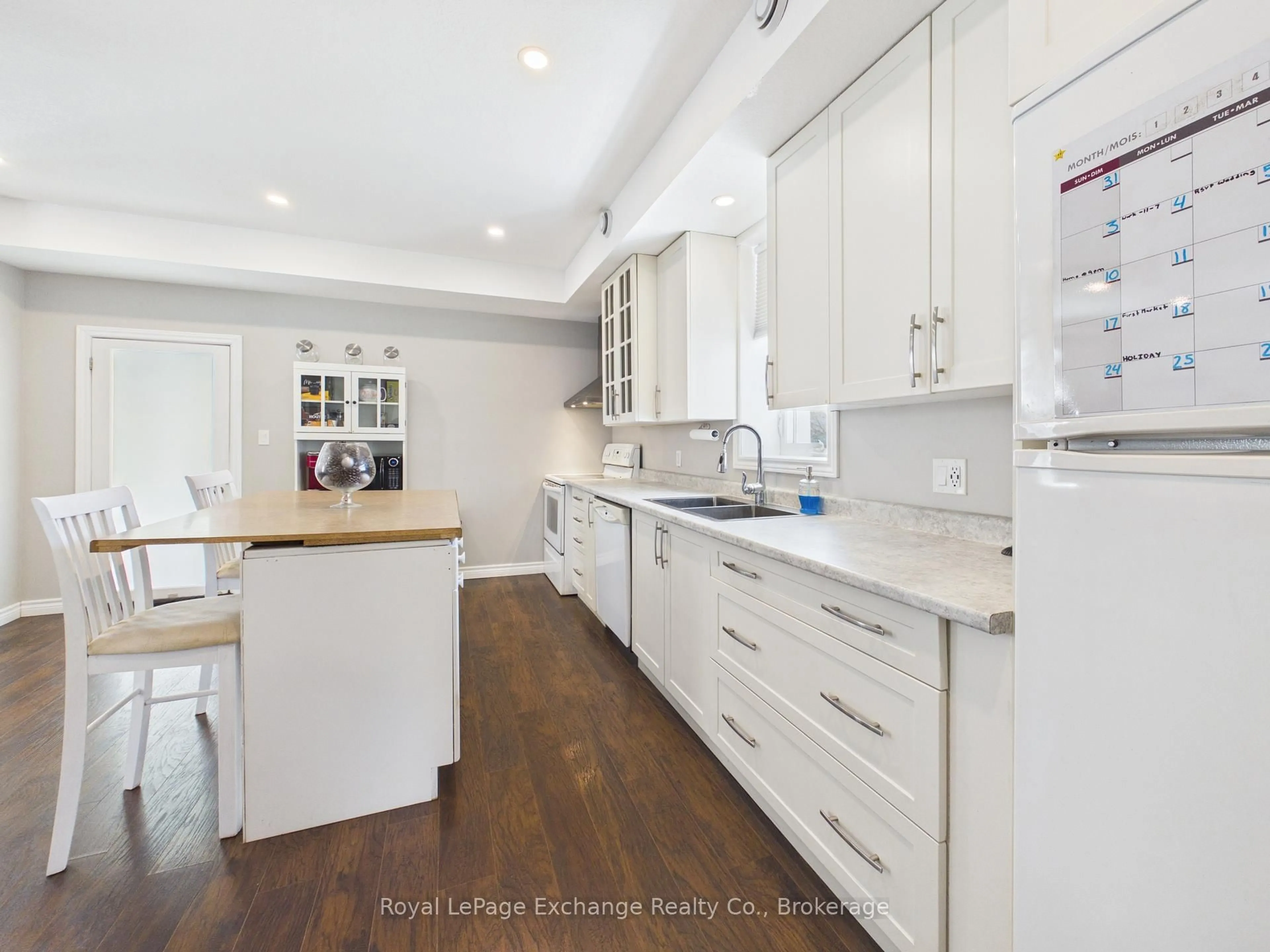 Open concept kitchen, unknown for 19 Main St, Kincardine Ontario N0G 2T0