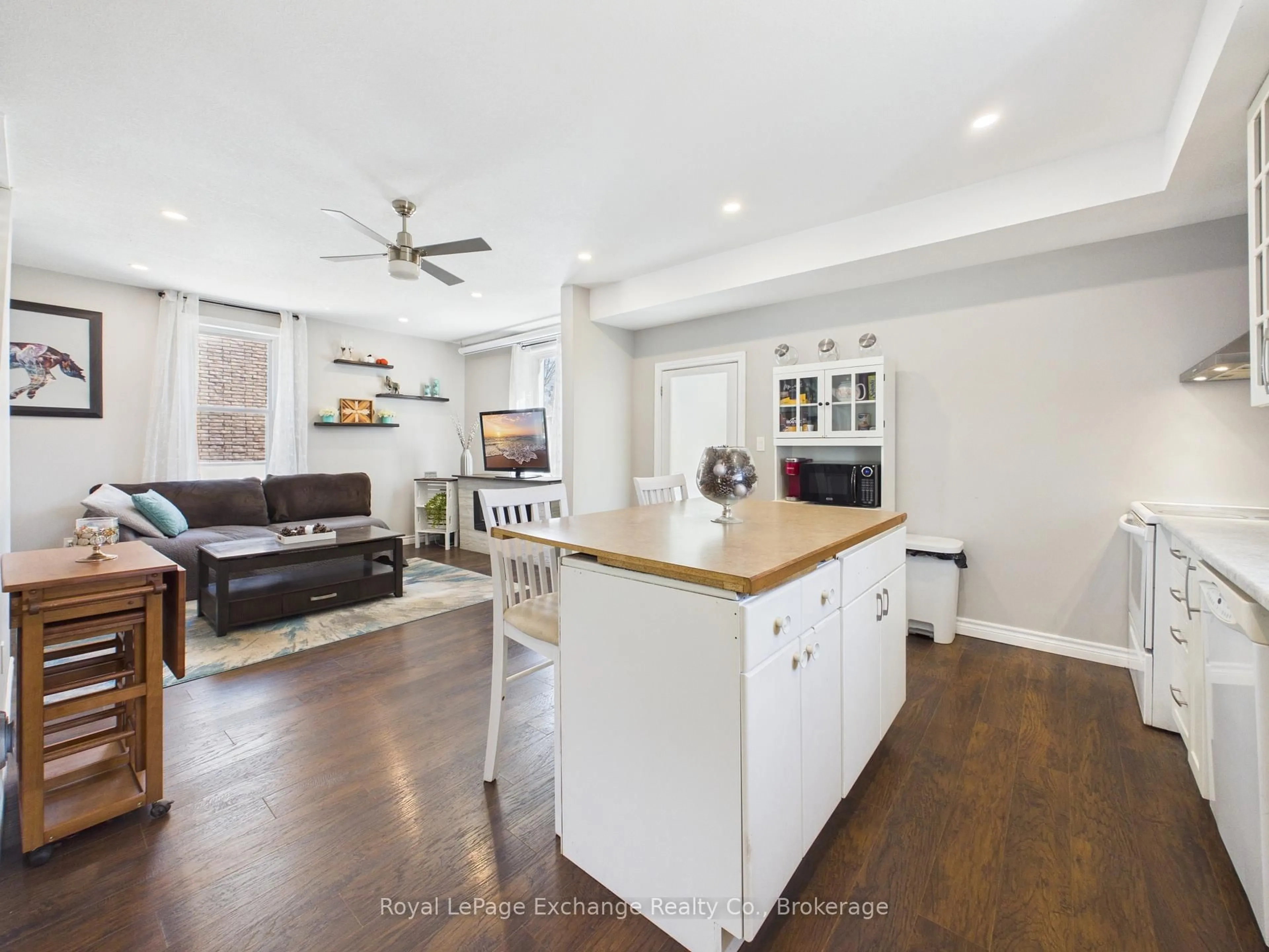 Open concept kitchen, unknown for 19 Main St, Kincardine Ontario N0G 2T0