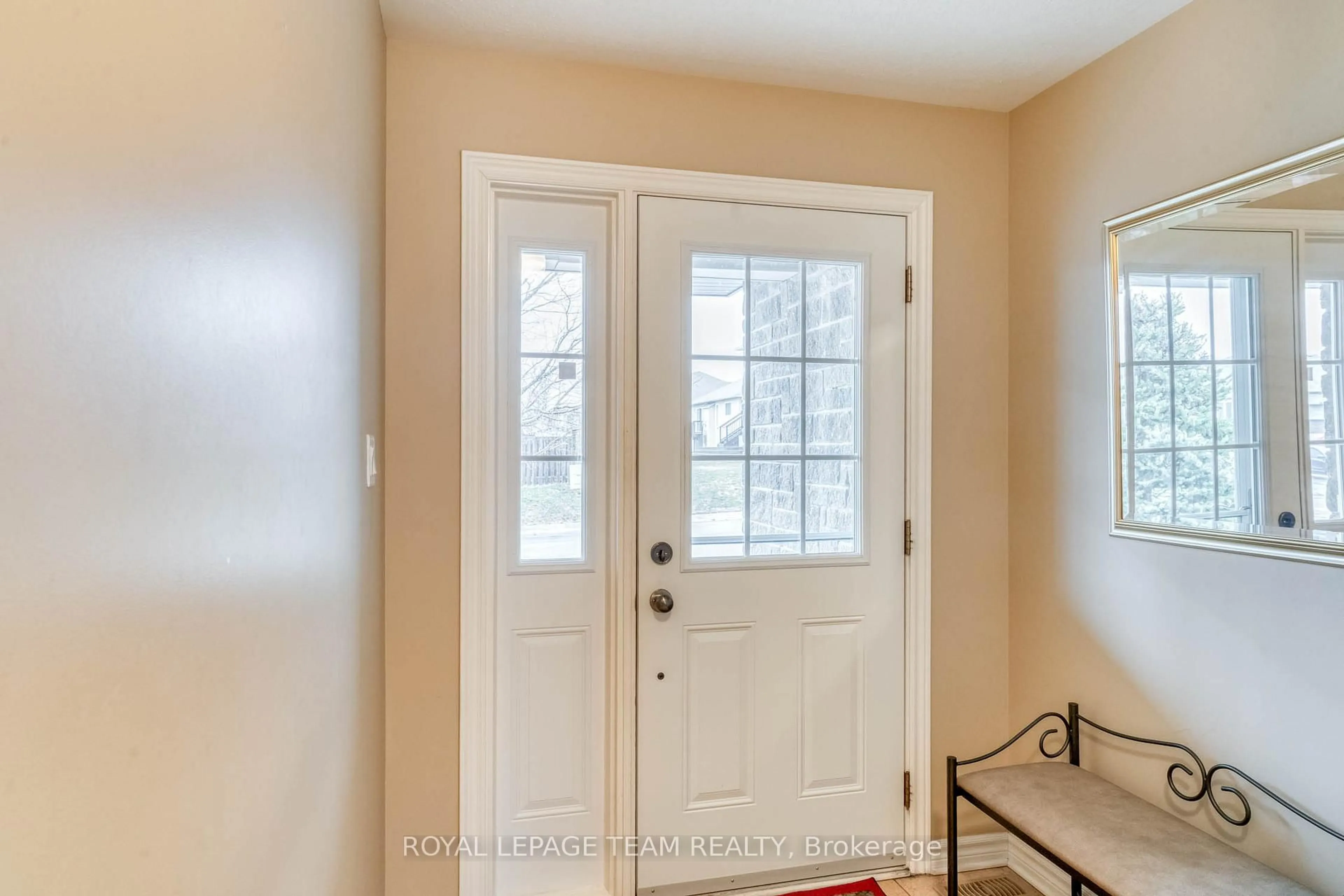 Indoor entryway for 154 Fairbairn Bros St, Almonte Ontario K0A 1A0